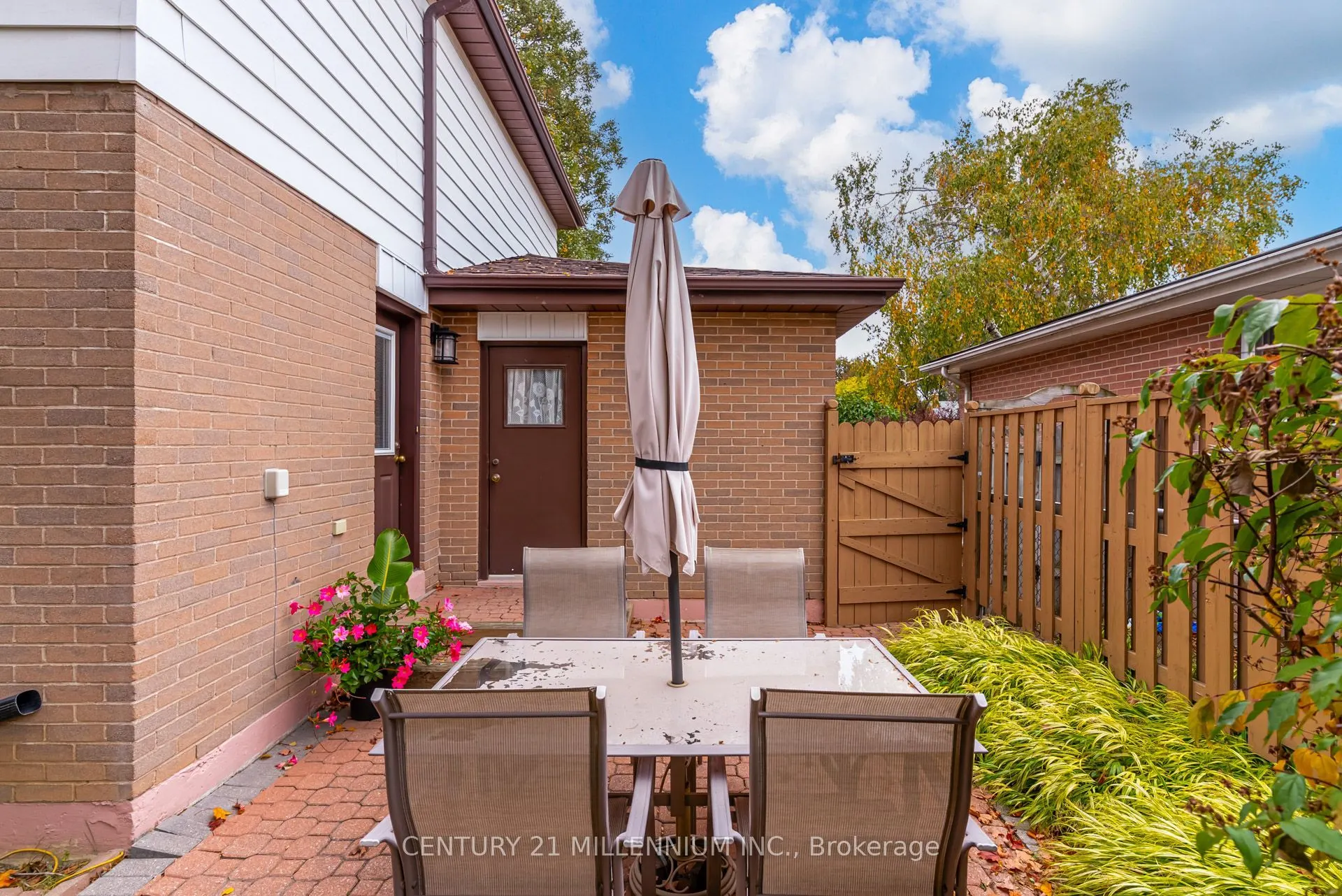 33 Banbury Court