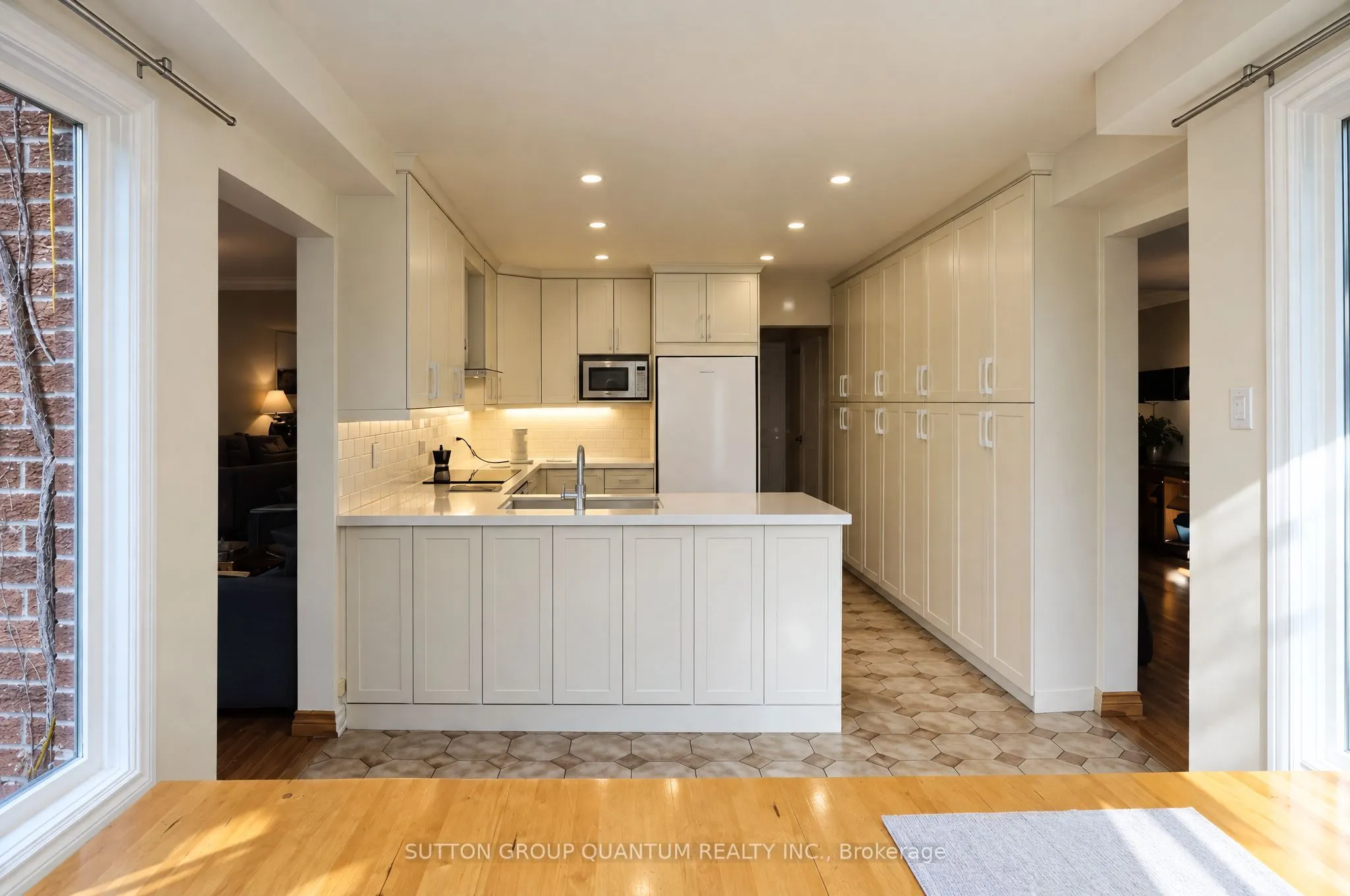 5254 Charnwood Crescent
