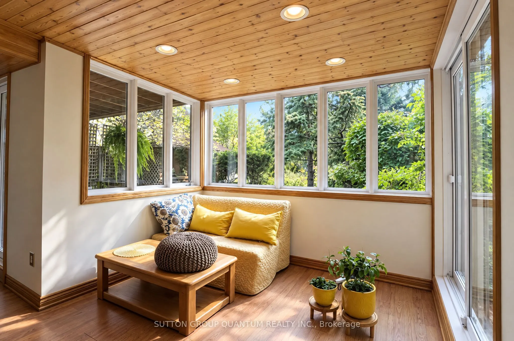 5254 Charnwood Crescent