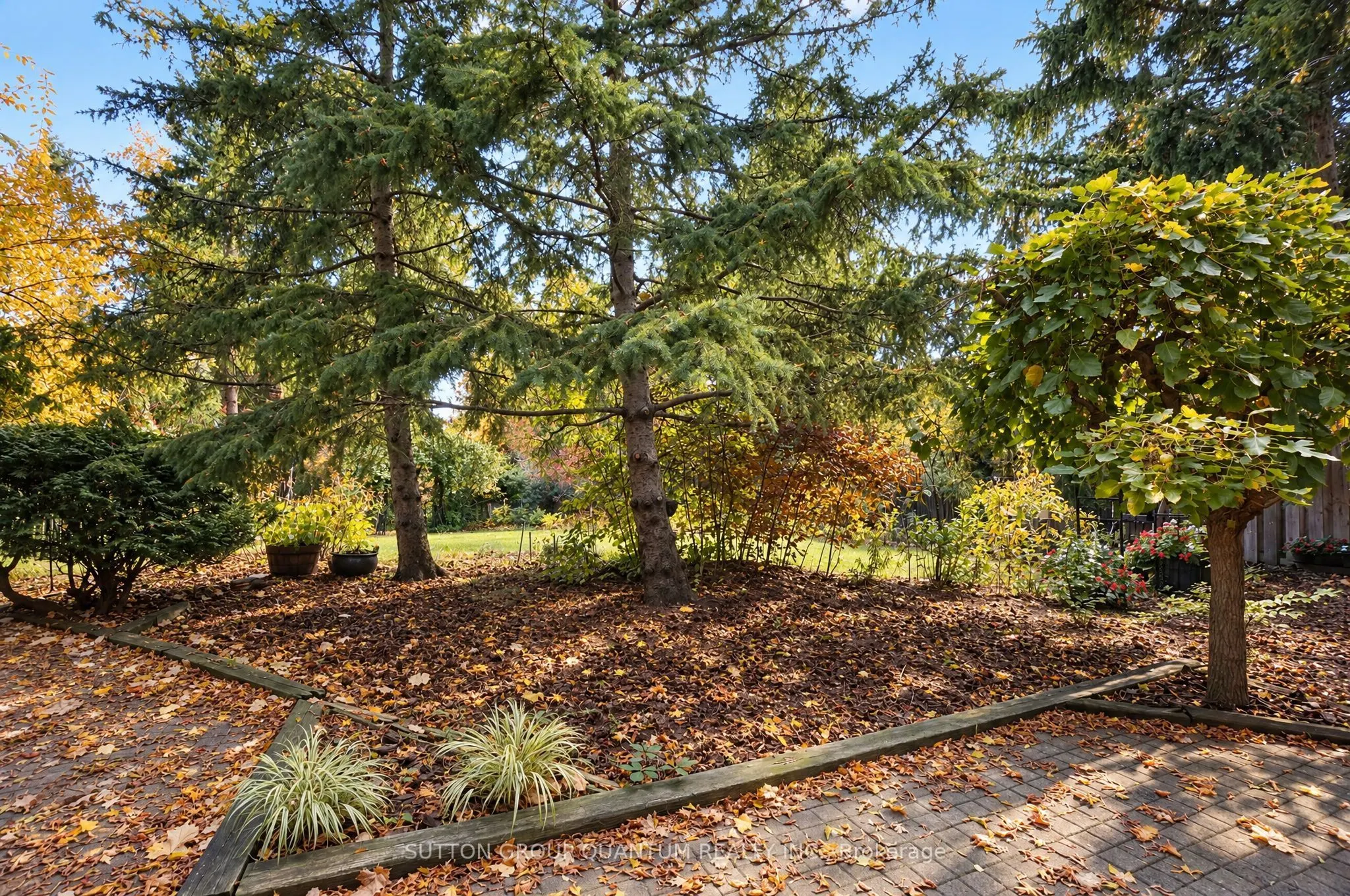 5254 Charnwood Crescent
