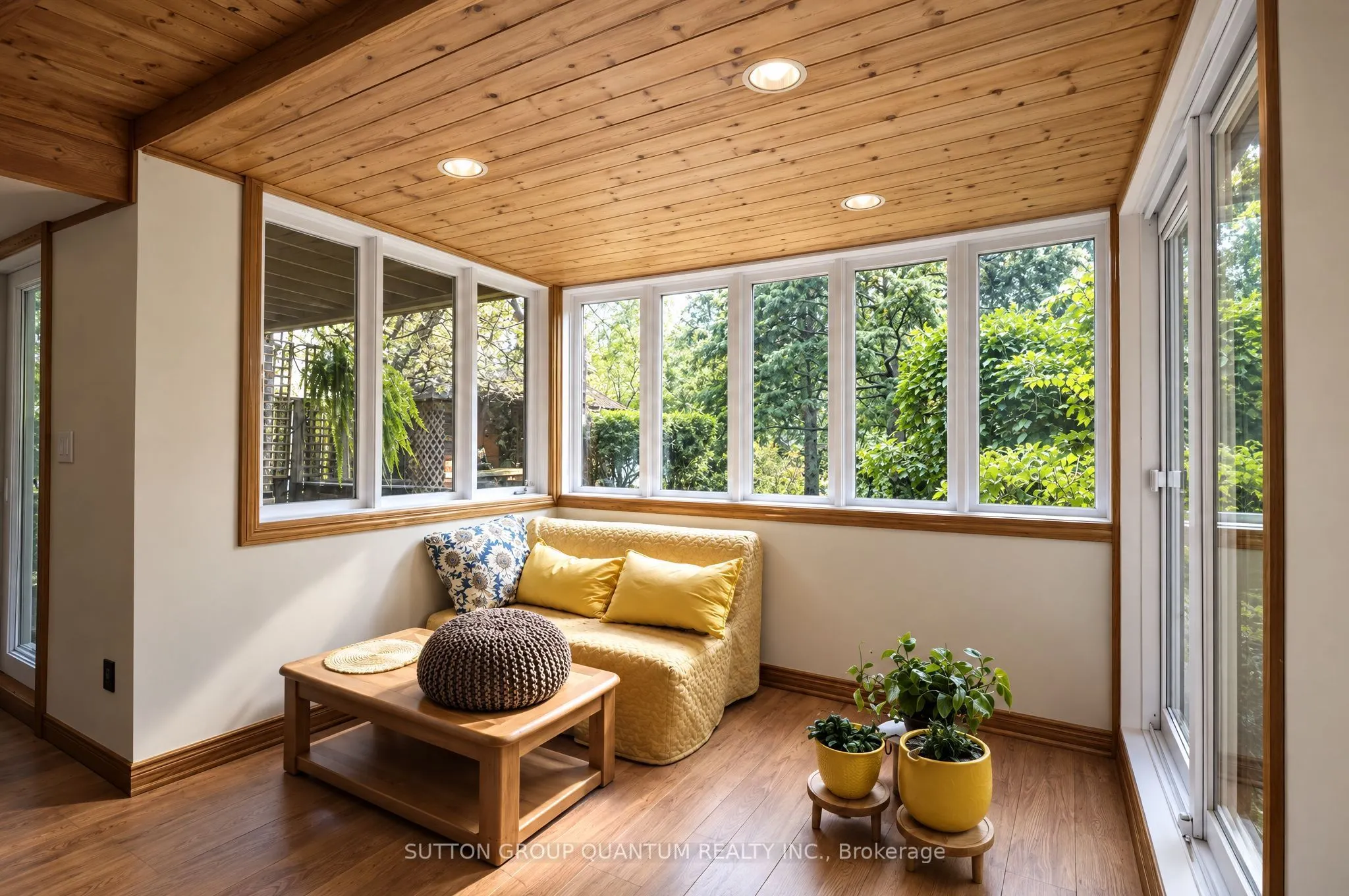 5254 Charnwood Crescent