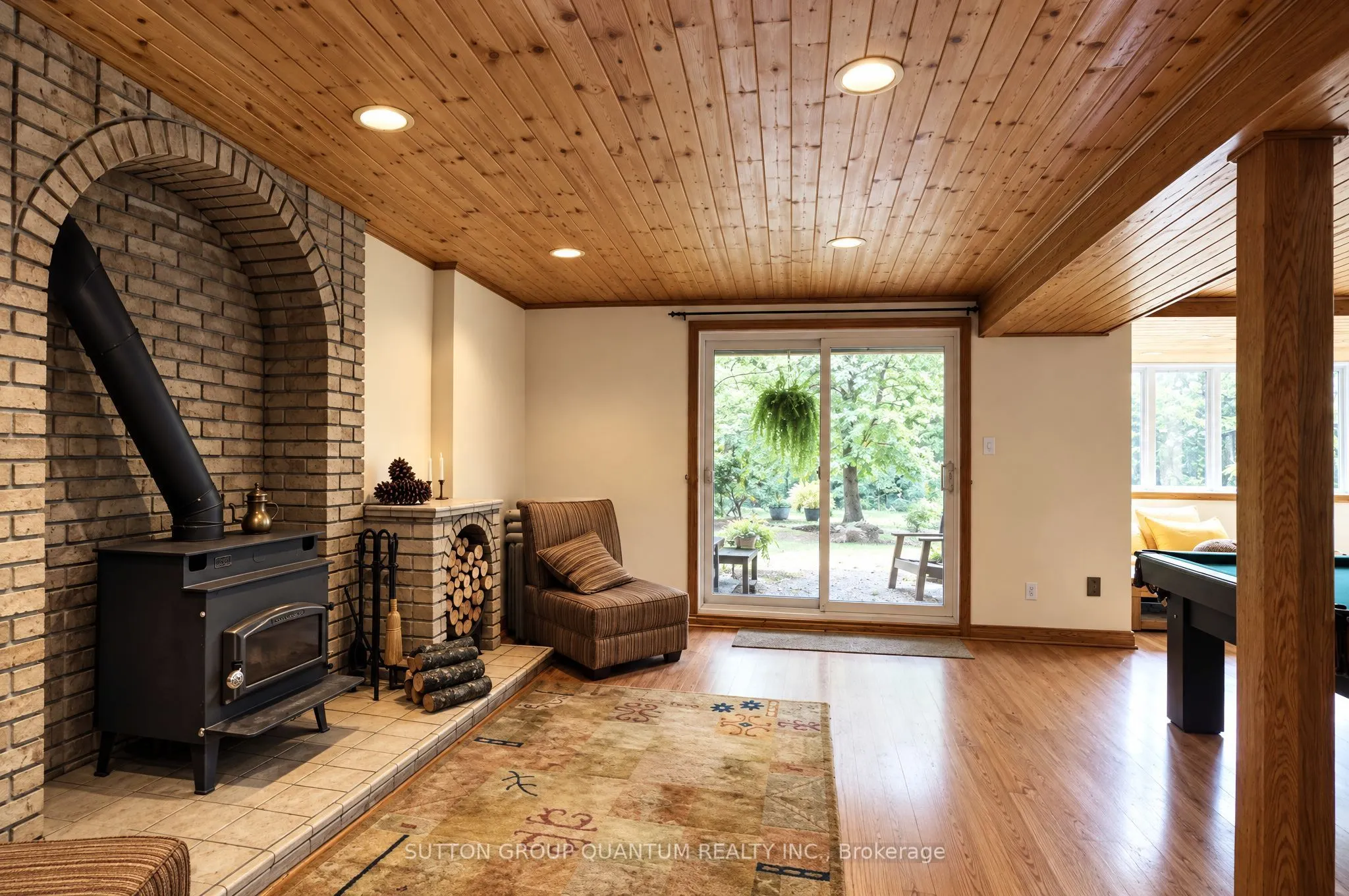 5254 Charnwood Crescent