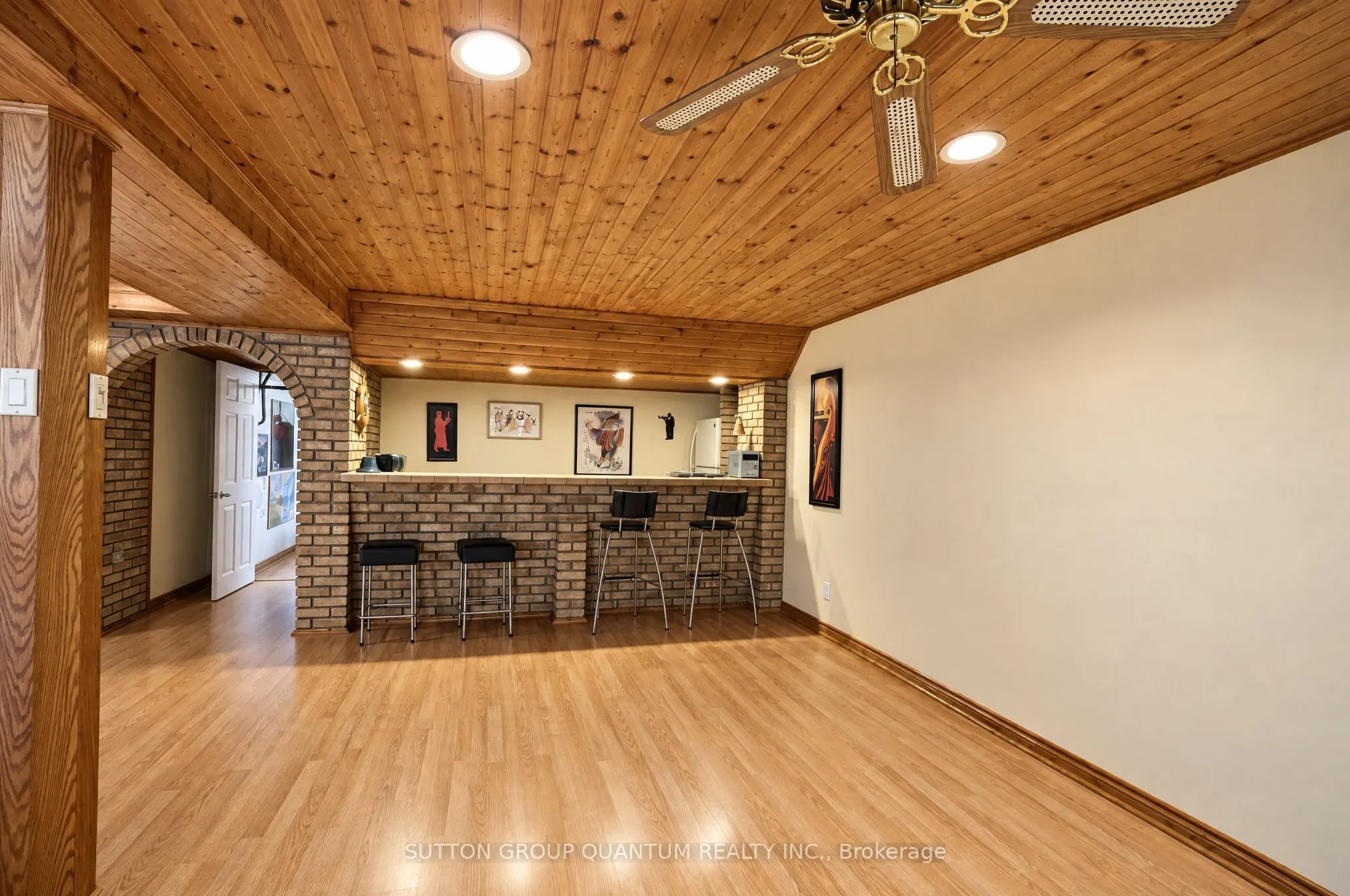 5254 Charnwood Crescent