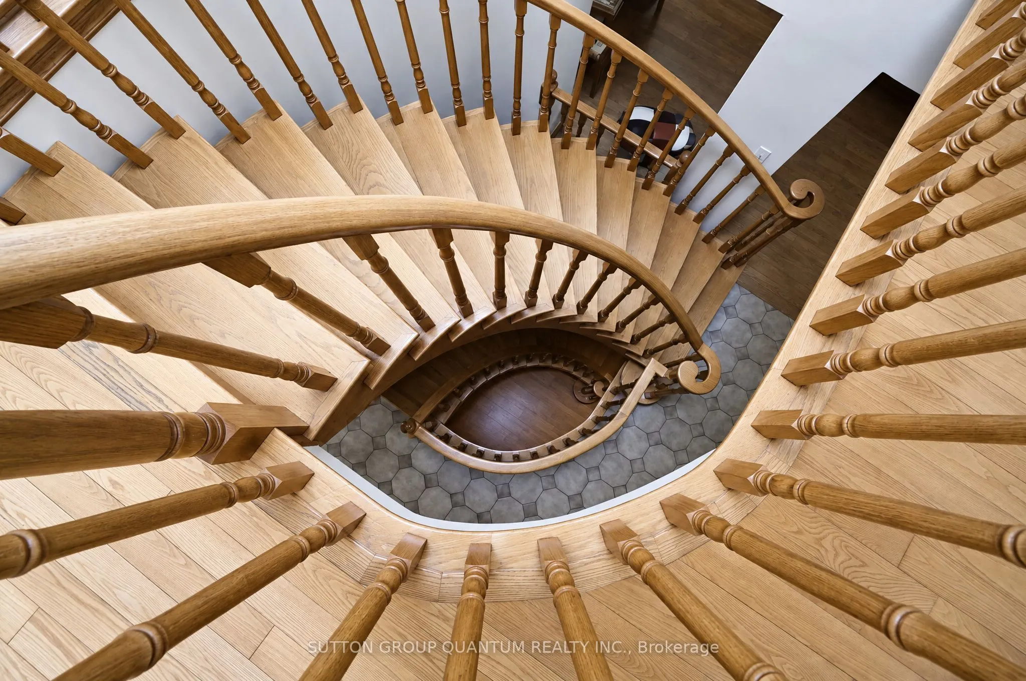 5254 Charnwood Crescent