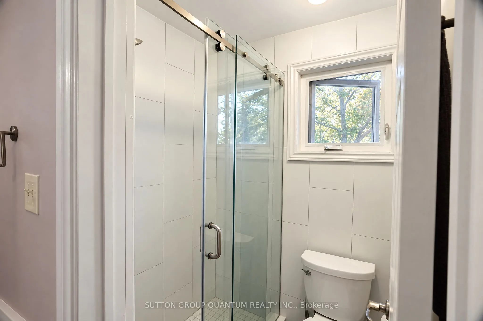 5254 Charnwood Crescent
