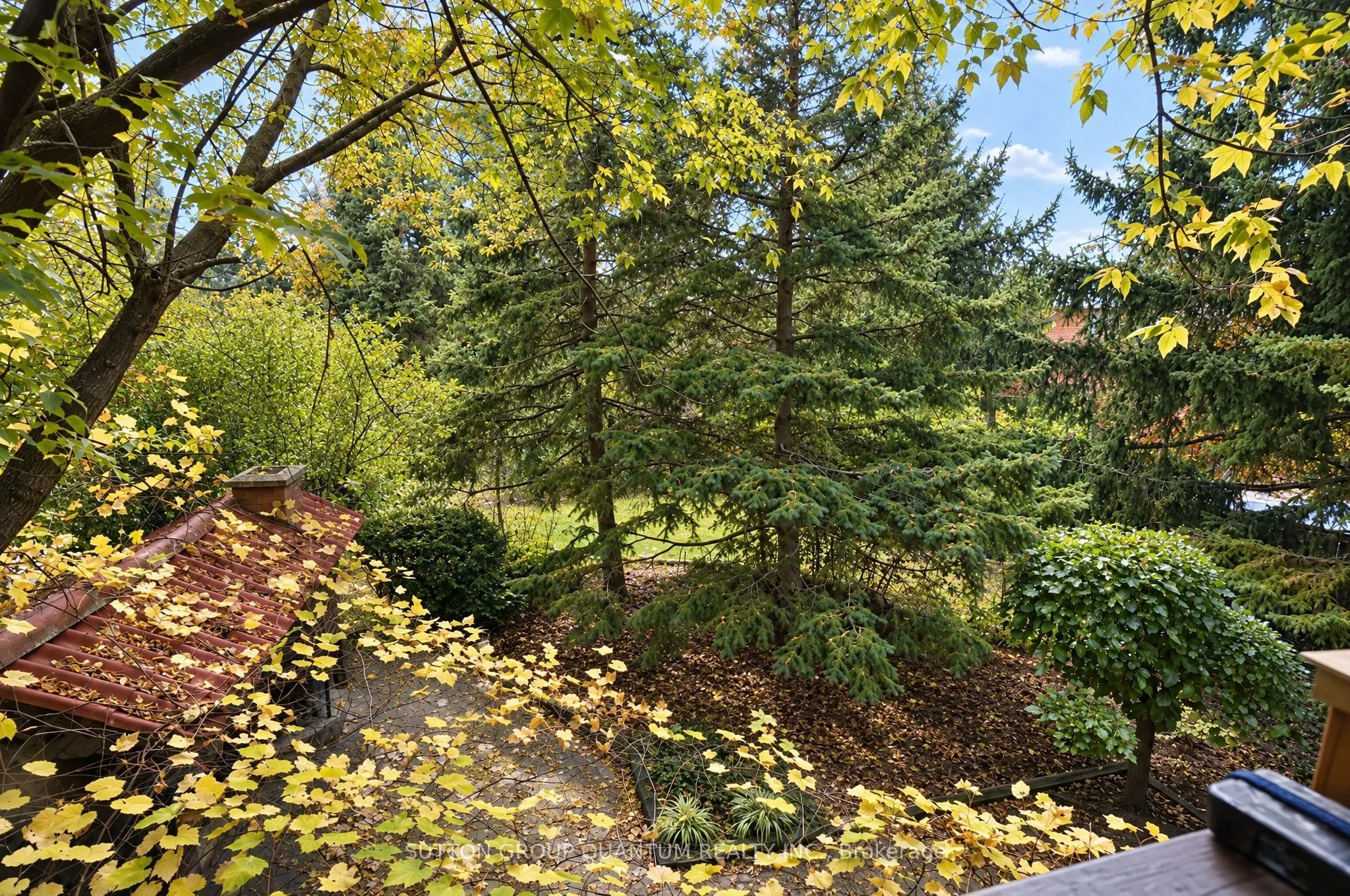 5254 Charnwood Crescent