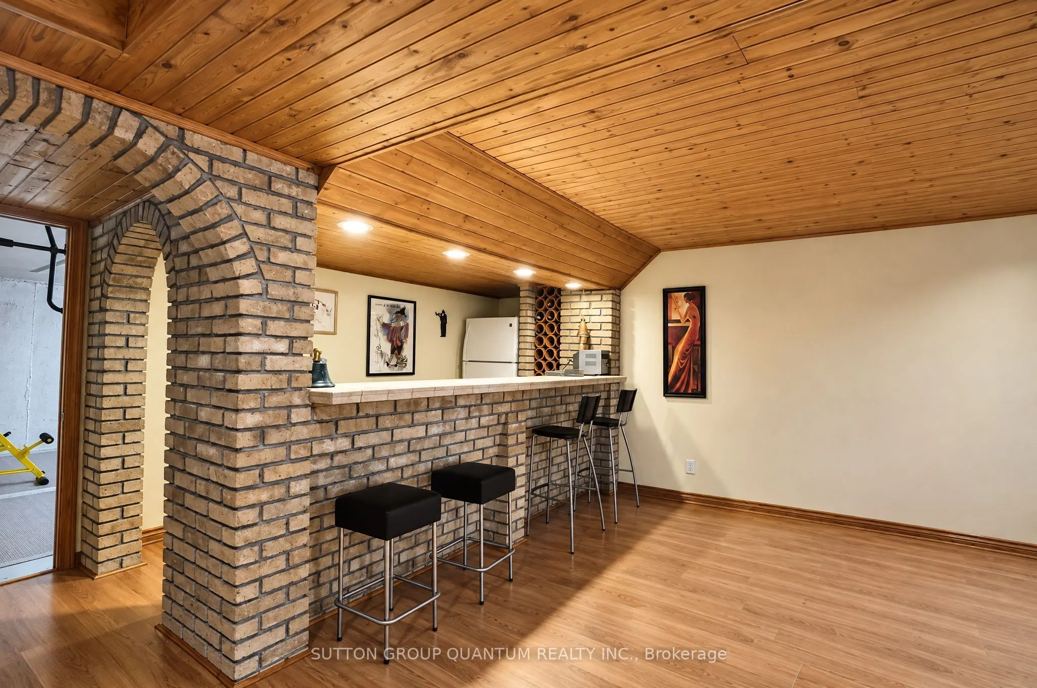 5254 Charnwood Crescent