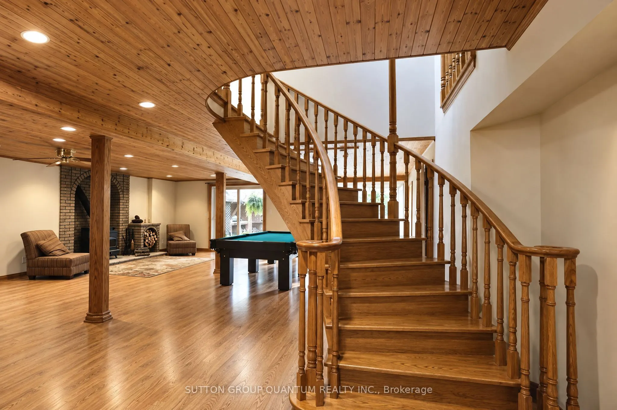 5254 Charnwood Crescent