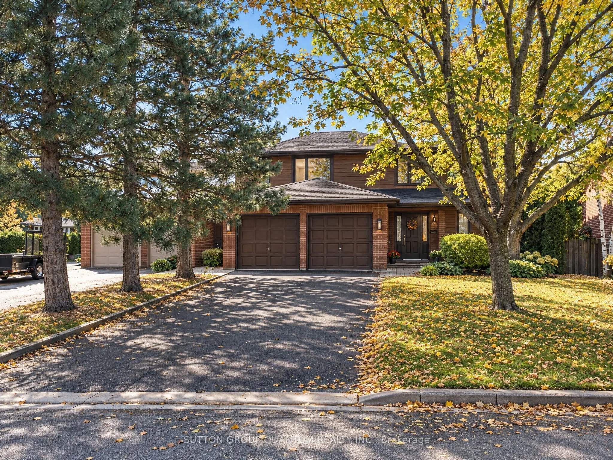 5254 Charnwood Crescent