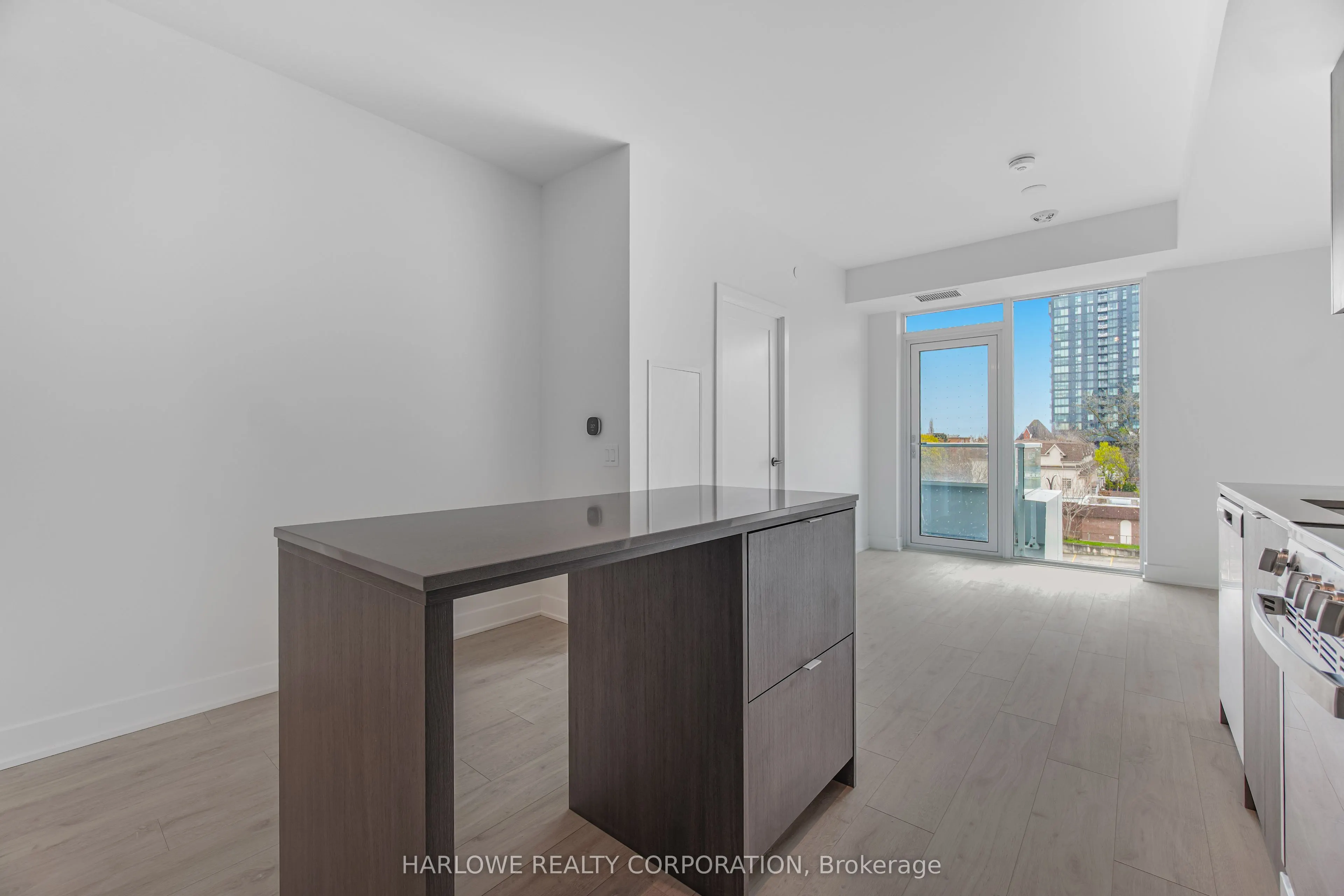 2088 James Street #308