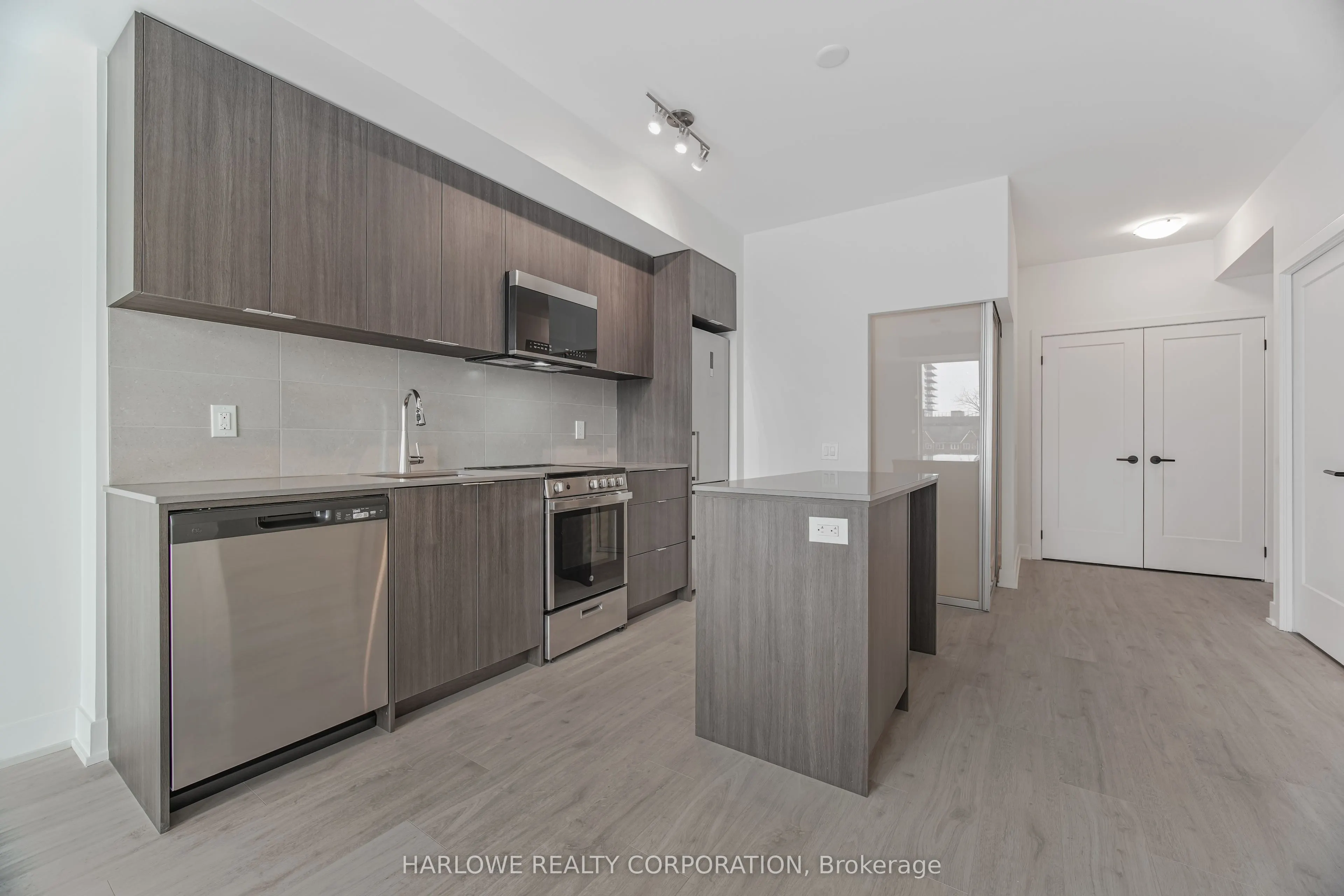 2088 James Street #308