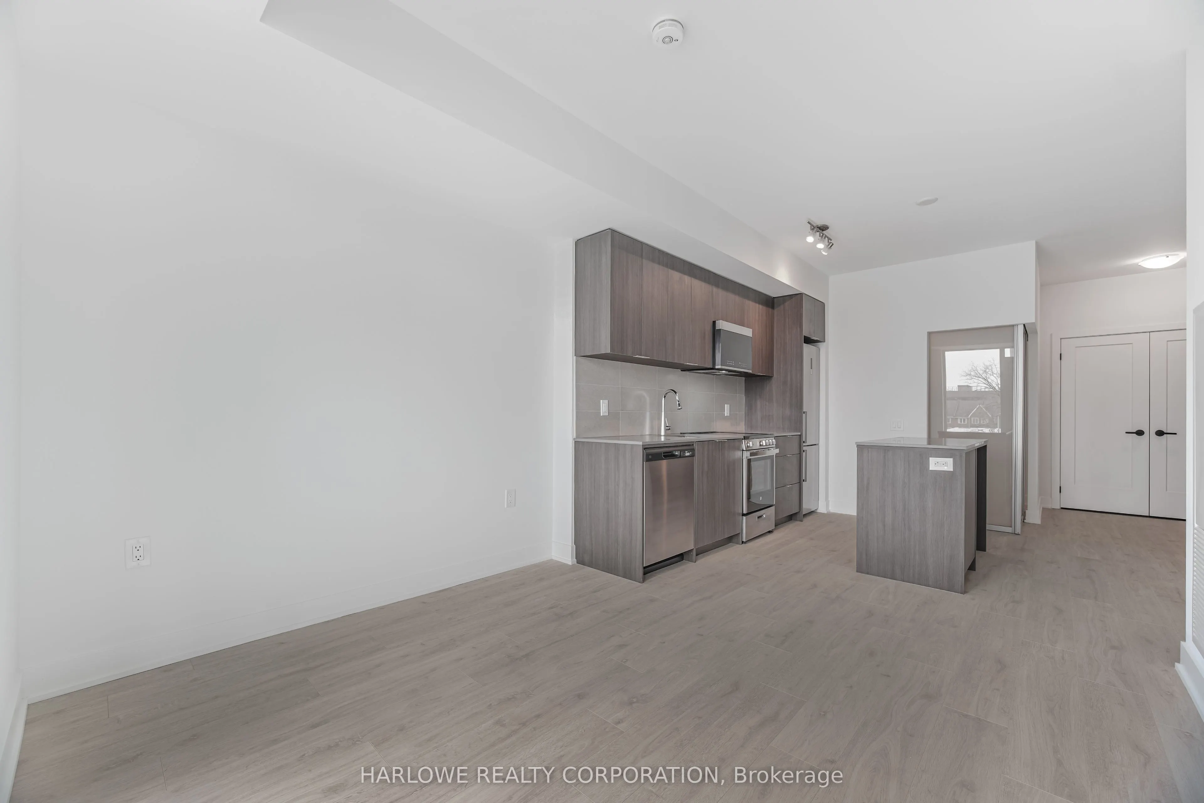 2088 James Street #308