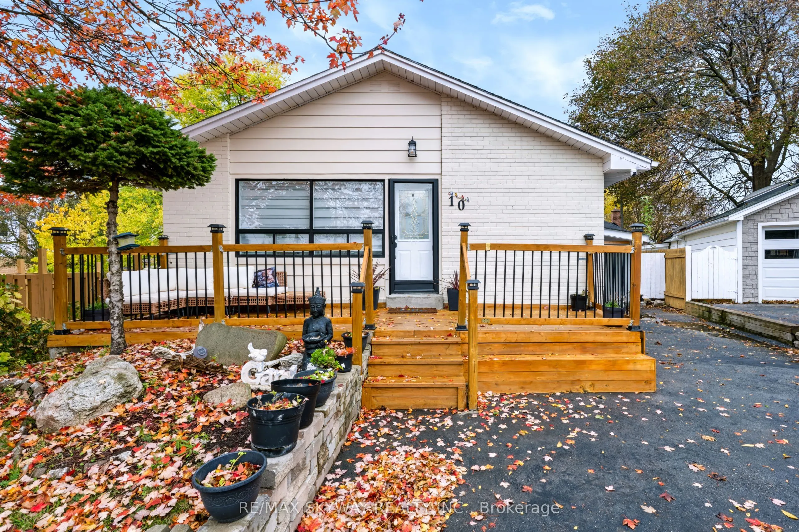 10 REXWAY Drive