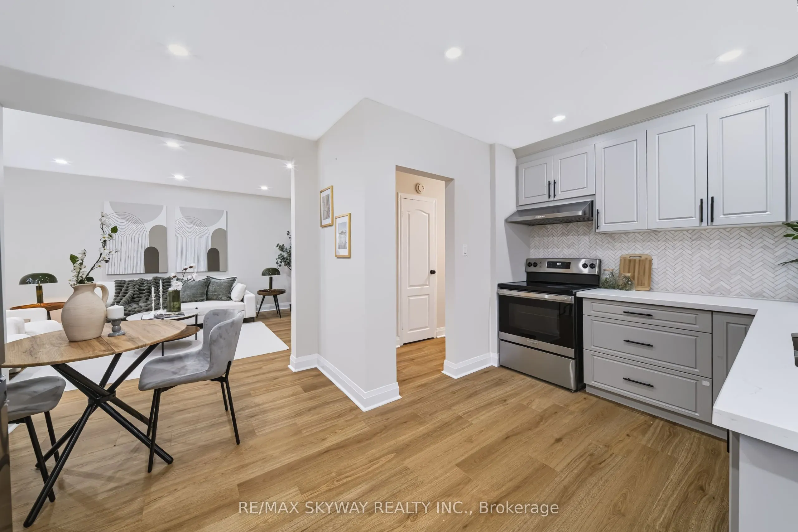 10 REXWAY Drive