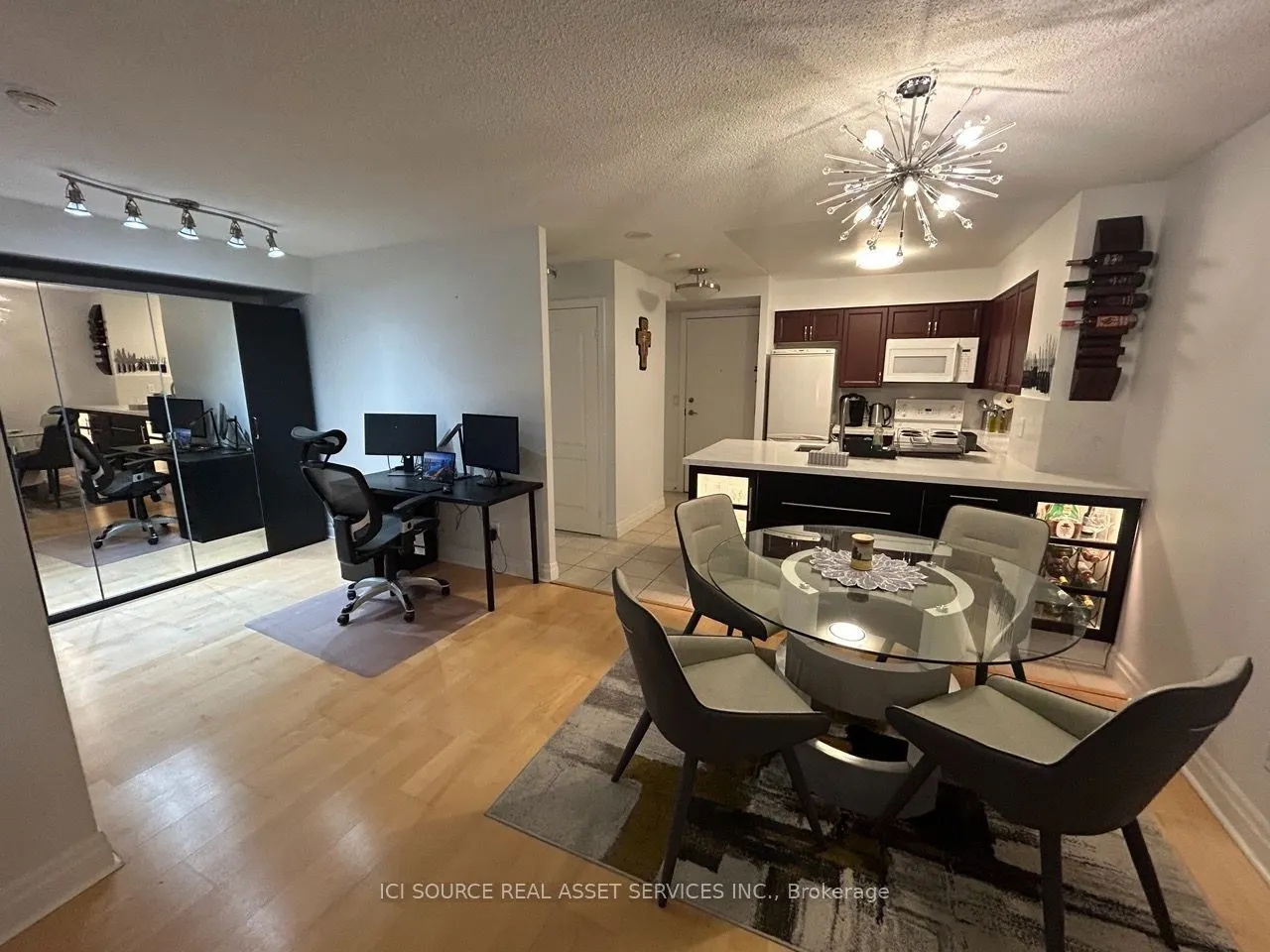2121 Lake Shore Boulevard W #915