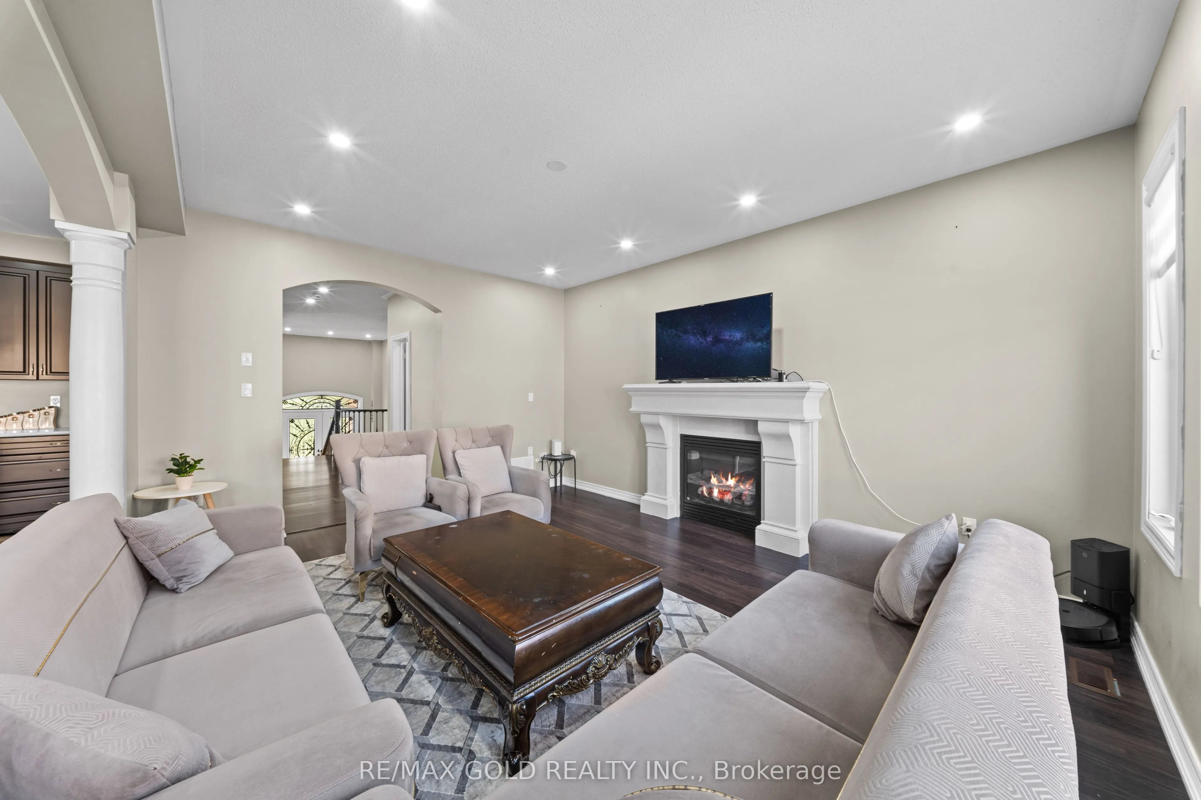 11 Clearfield Drive