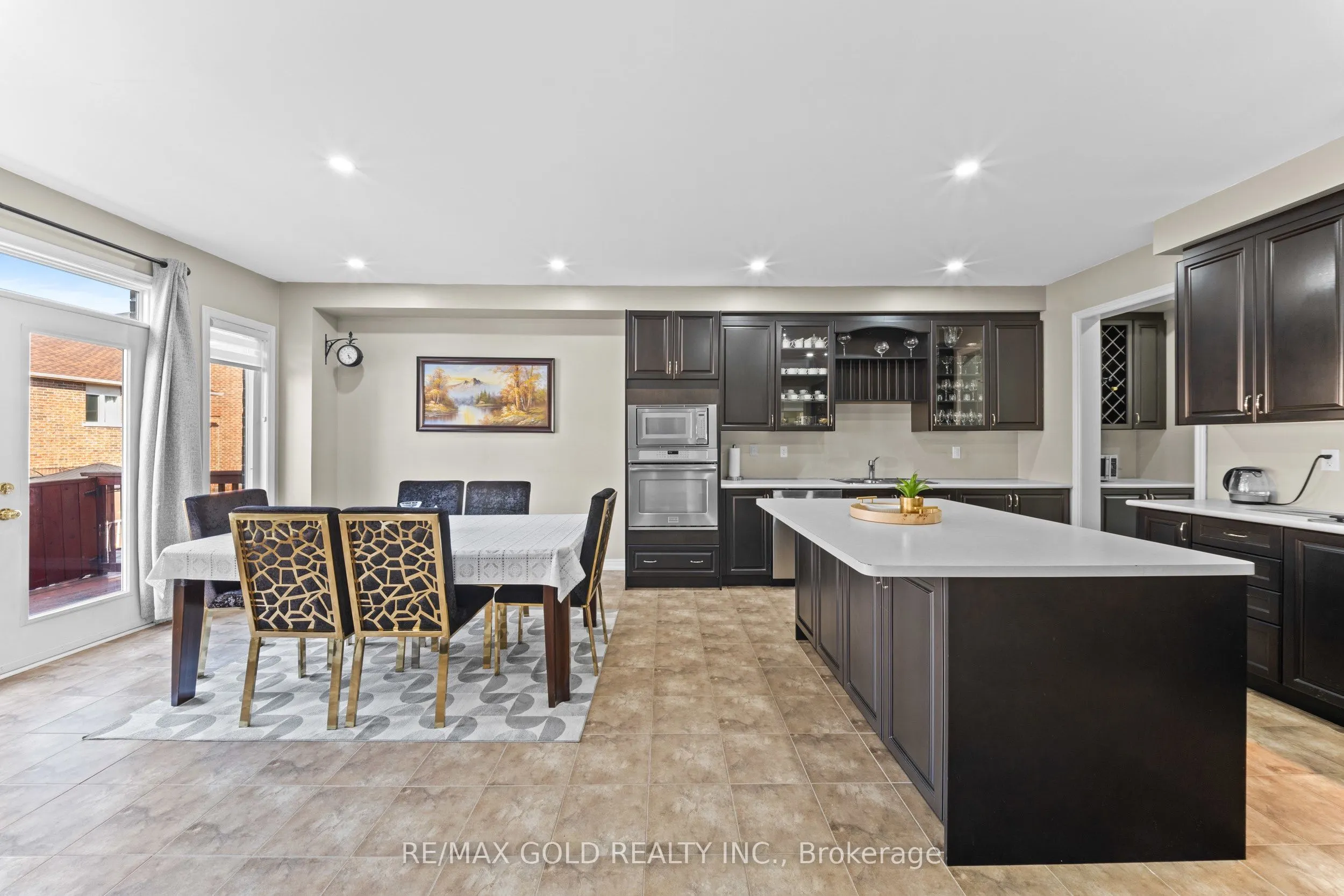 11 Clearfield Drive