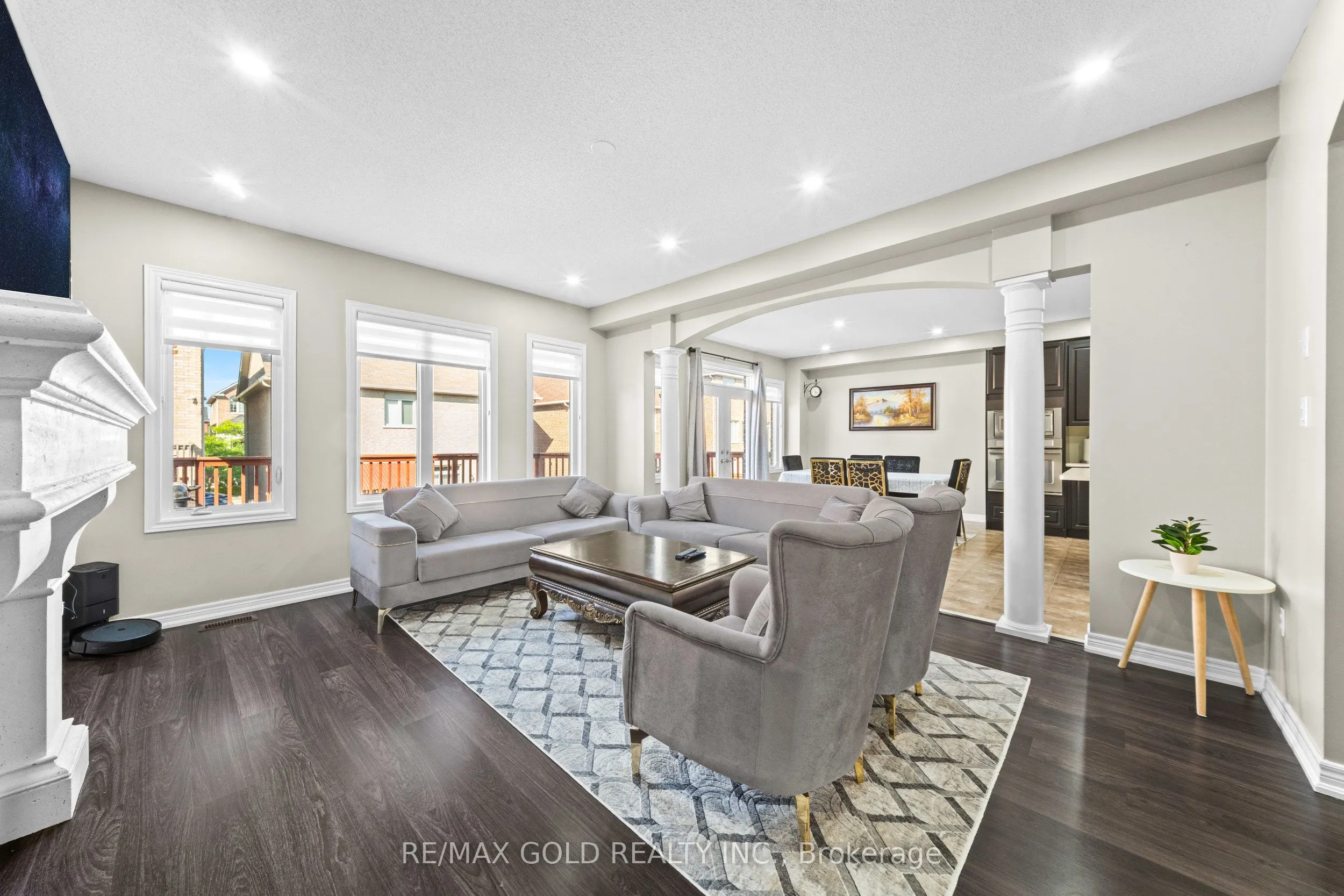 11 Clearfield Drive