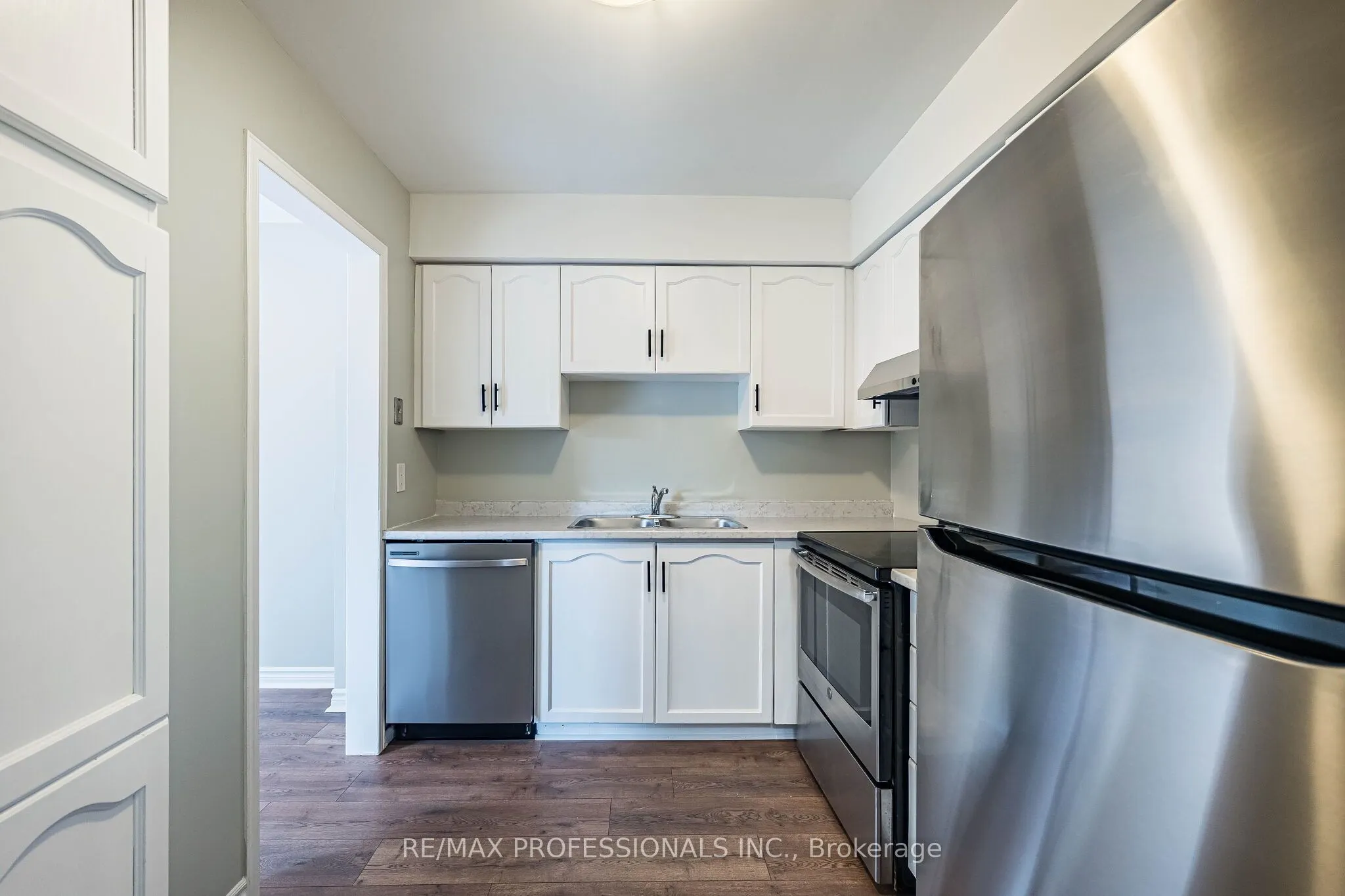 2004 Glenada Crescent #23