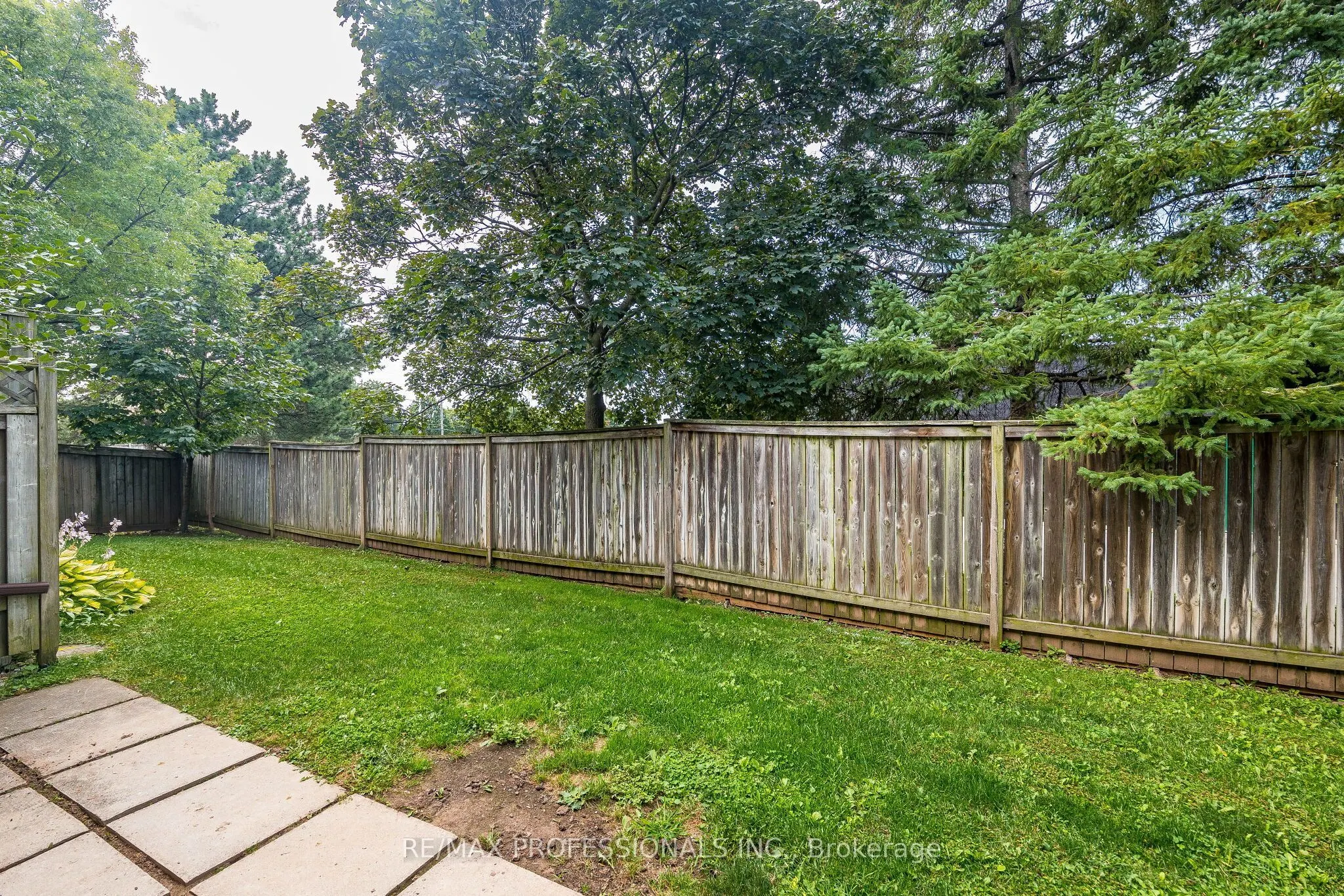 2004 Glenada Crescent #23