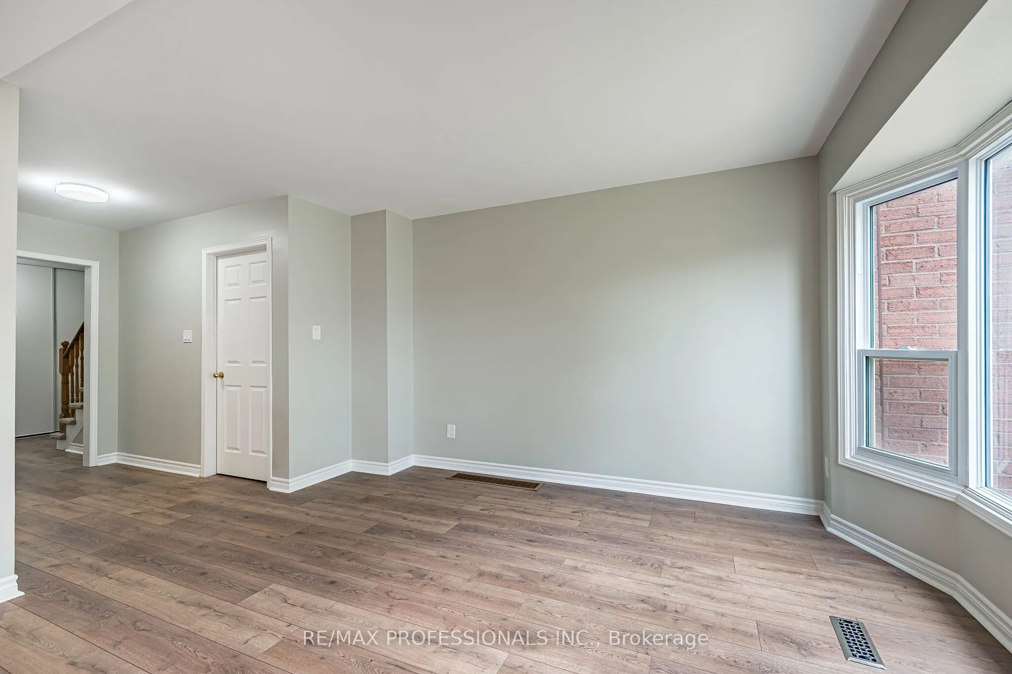 2004 Glenada Crescent #23