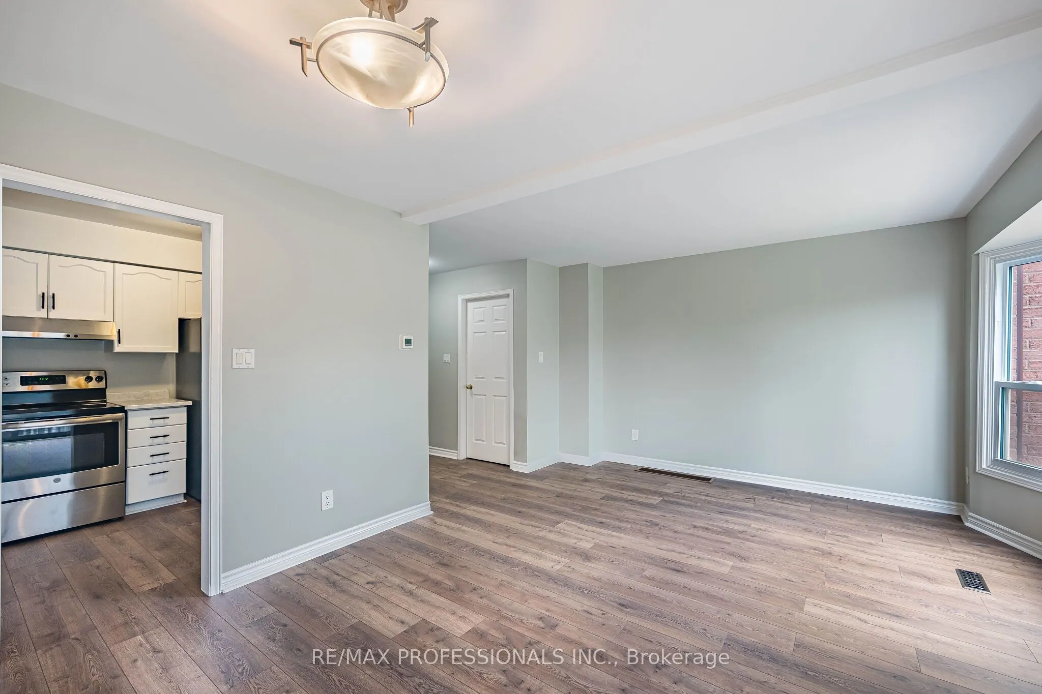 2004 Glenada Crescent #23