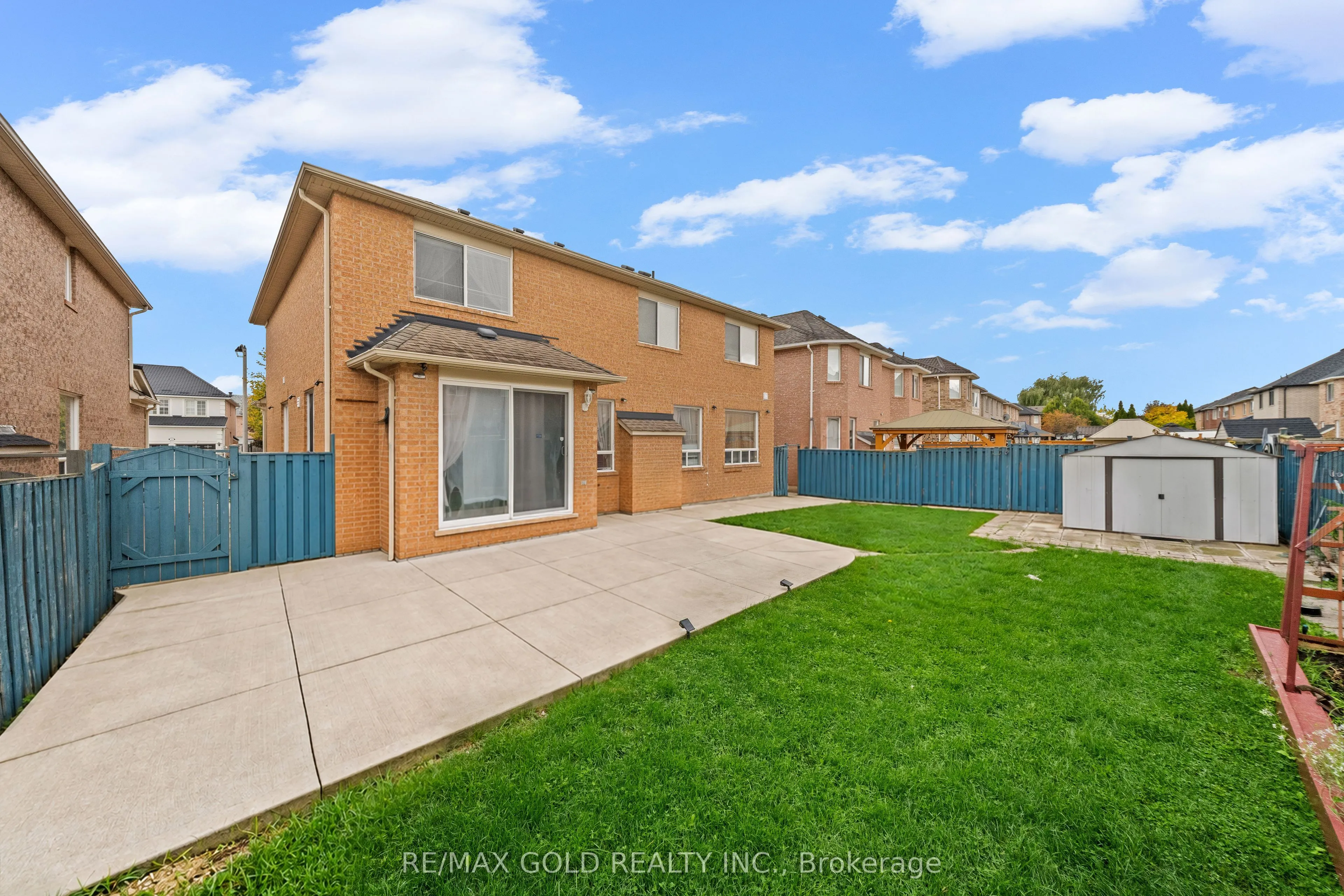 28 Latania Boulevard