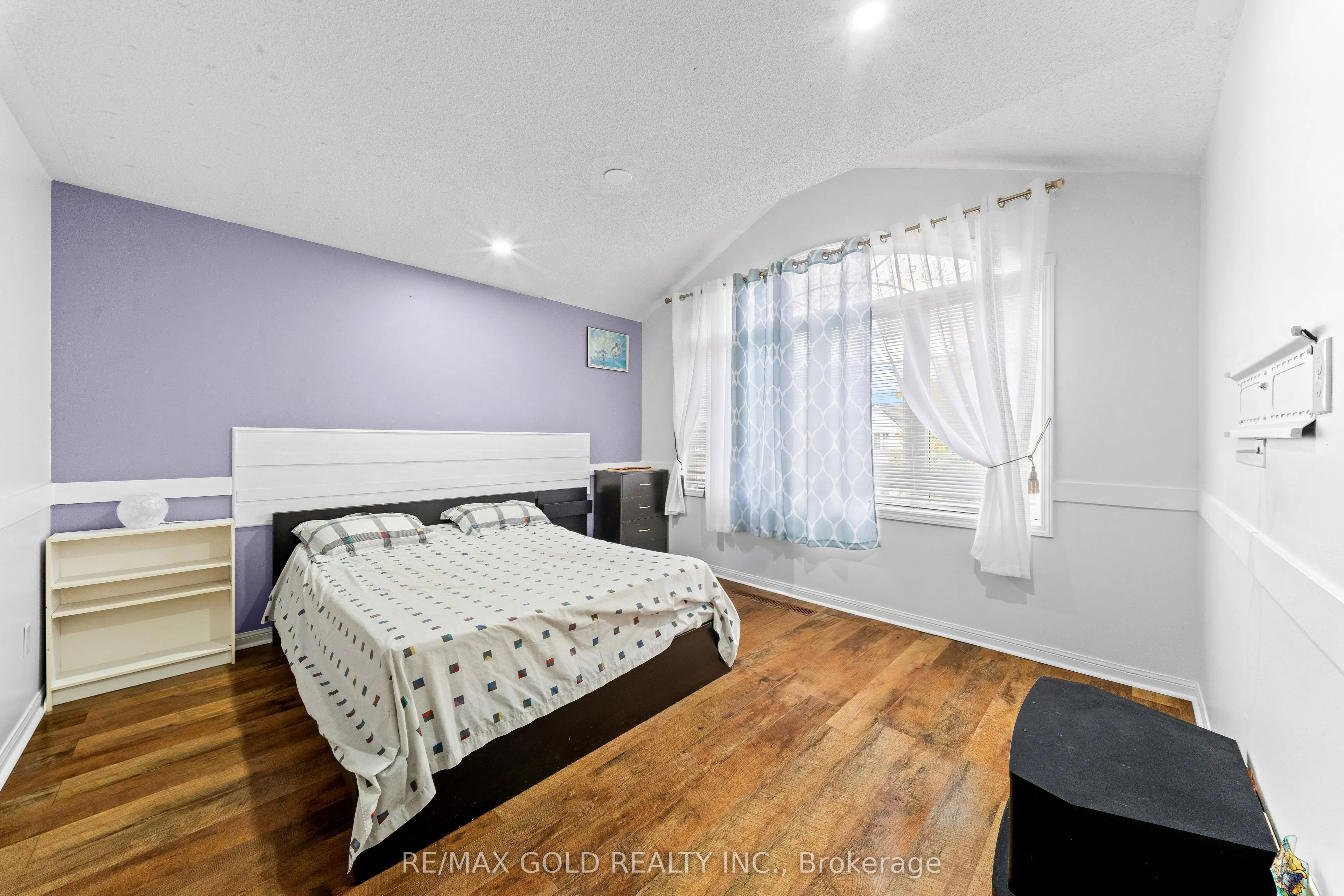 28 Latania Boulevard