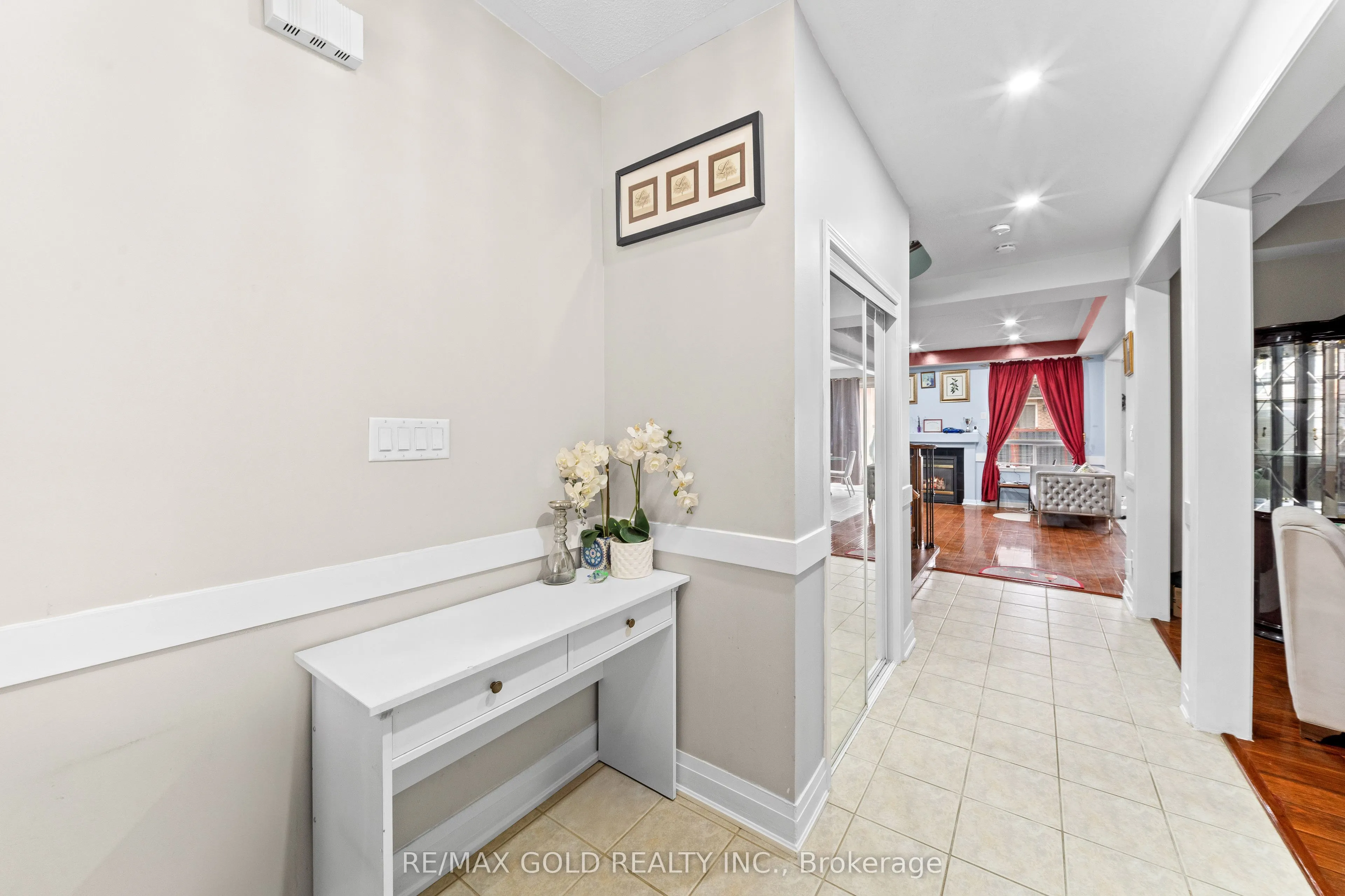 28 Latania Boulevard