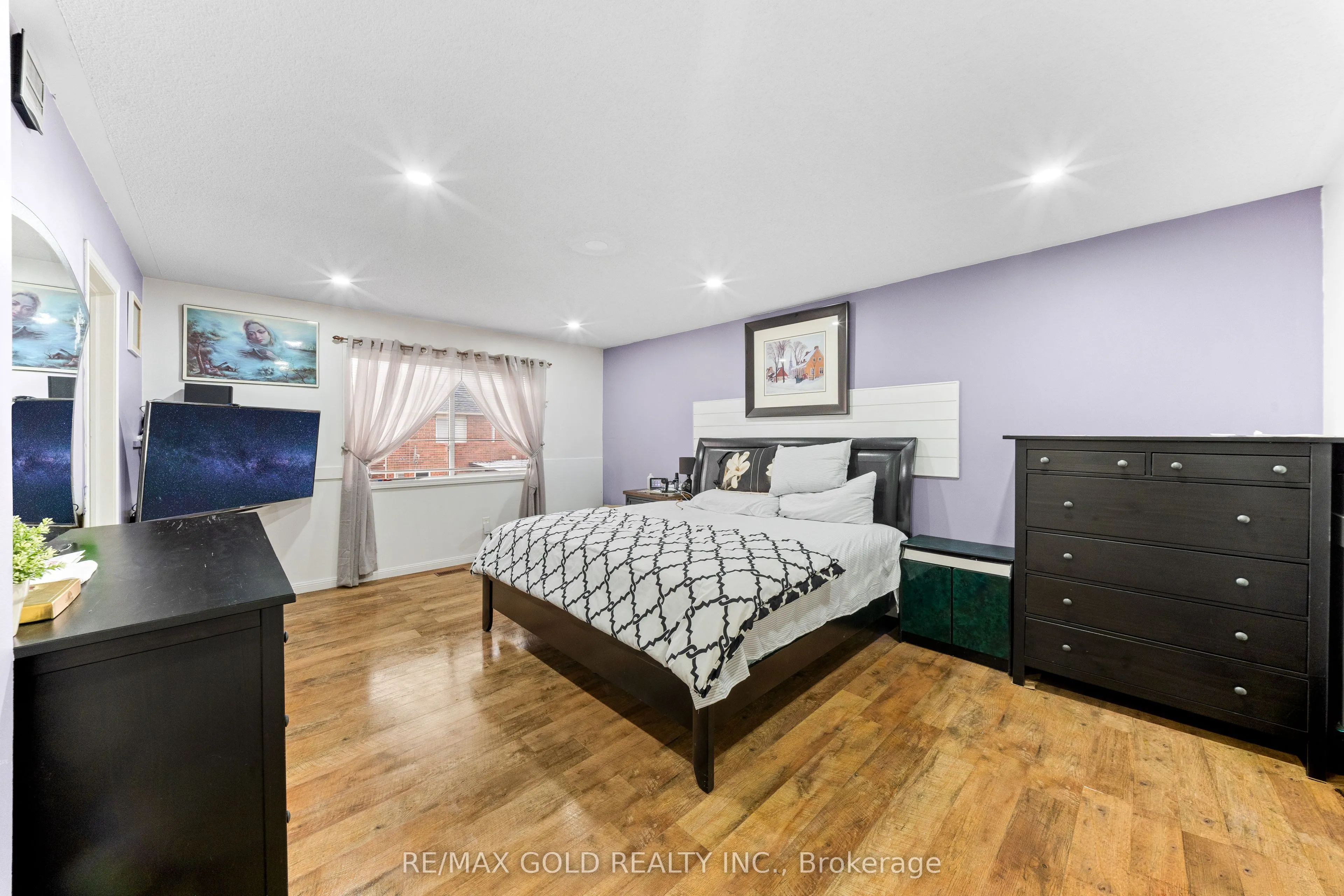 28 Latania Boulevard