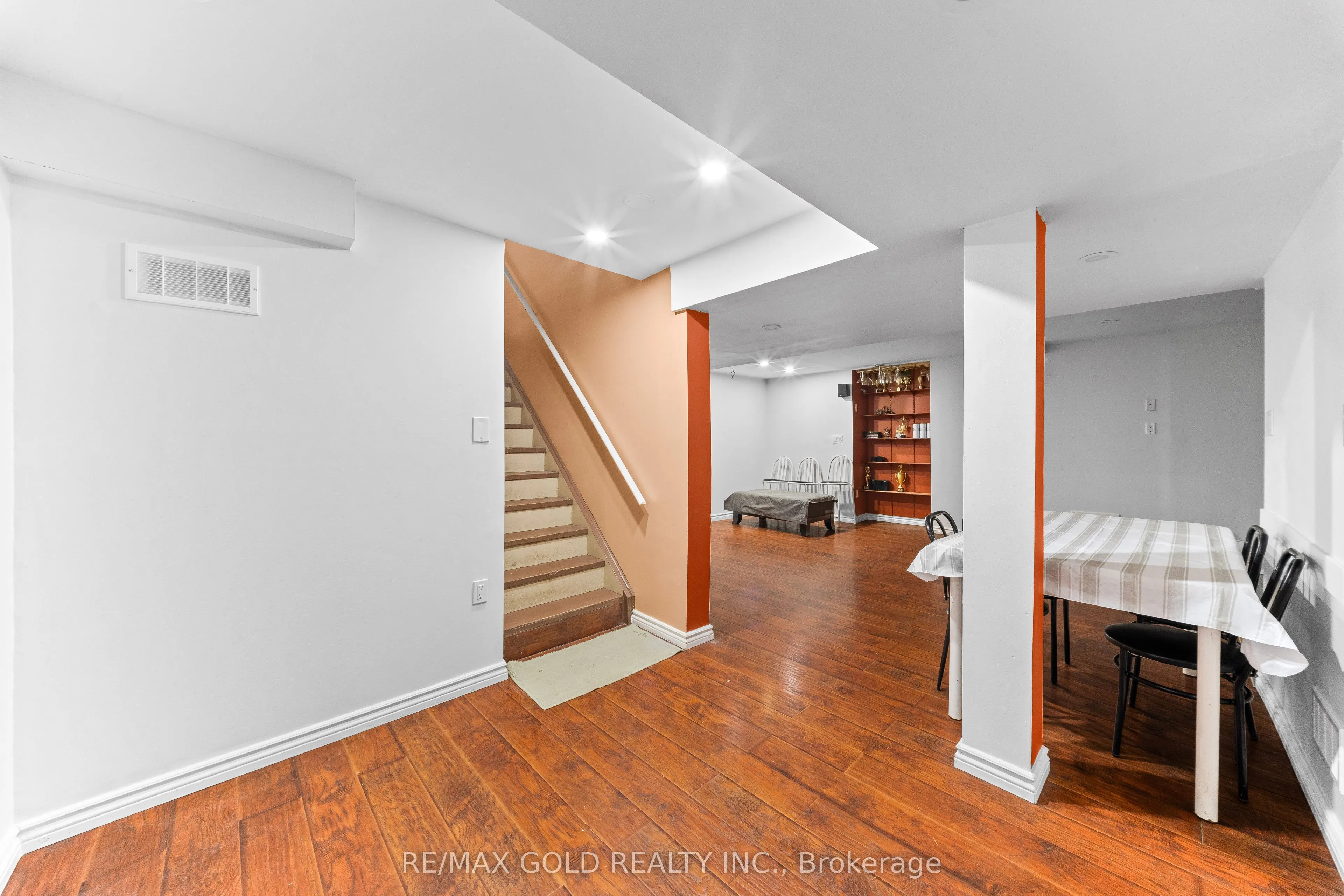 28 Latania Boulevard