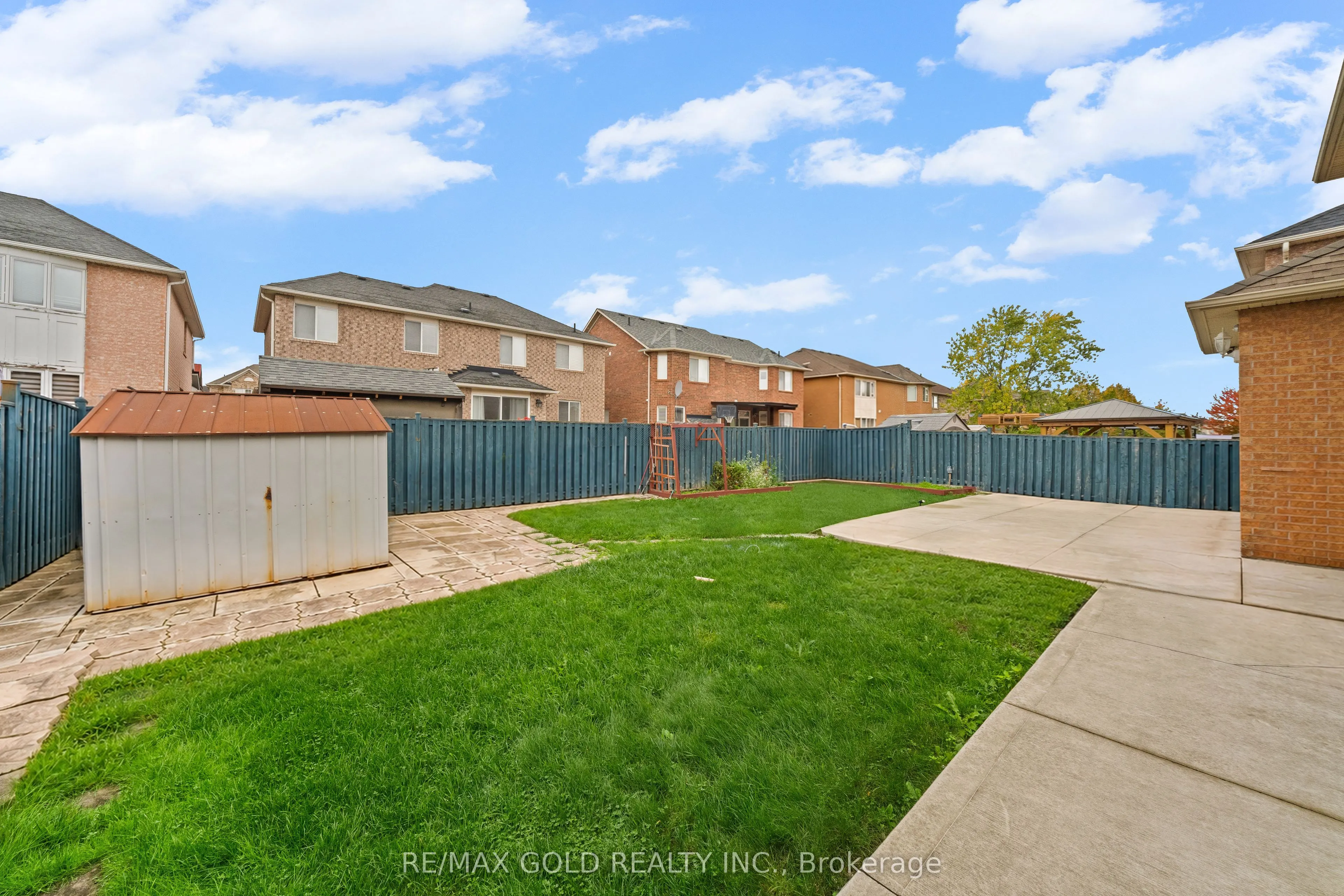 28 Latania Boulevard