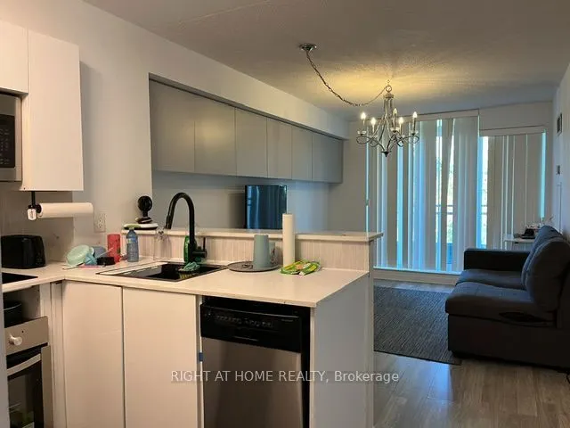 2119 Lakeshore Boulevard W #304