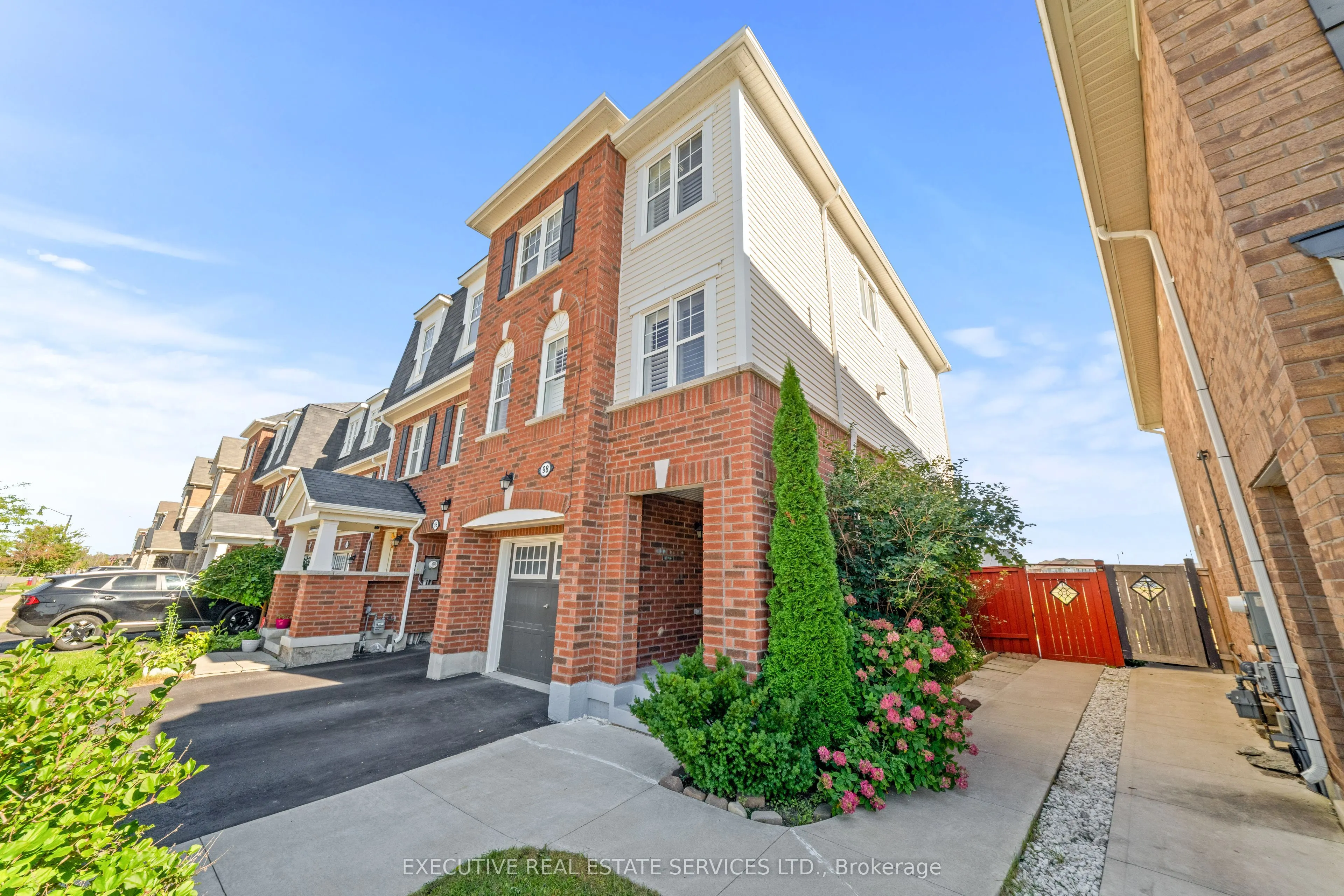 98 Bannister Crescent