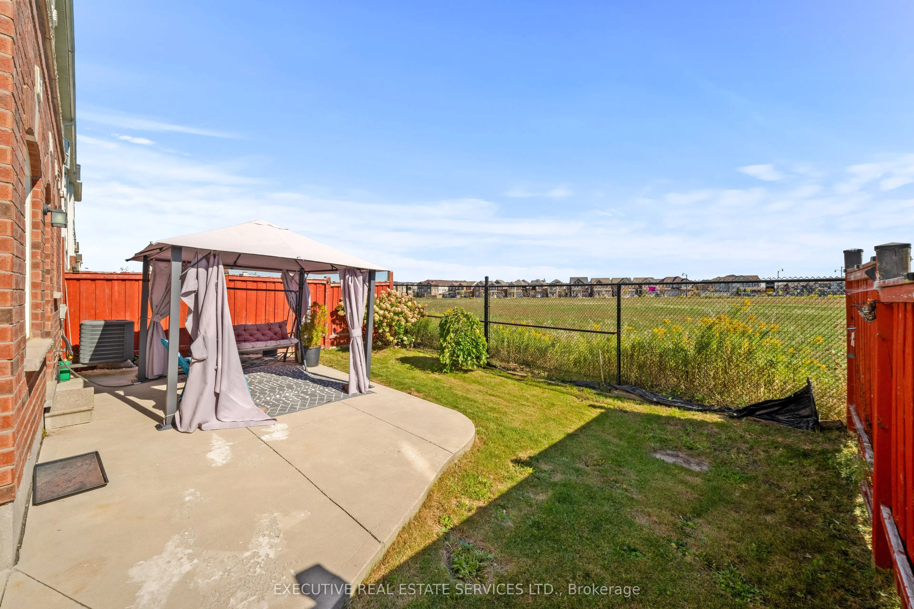 98 Bannister Crescent