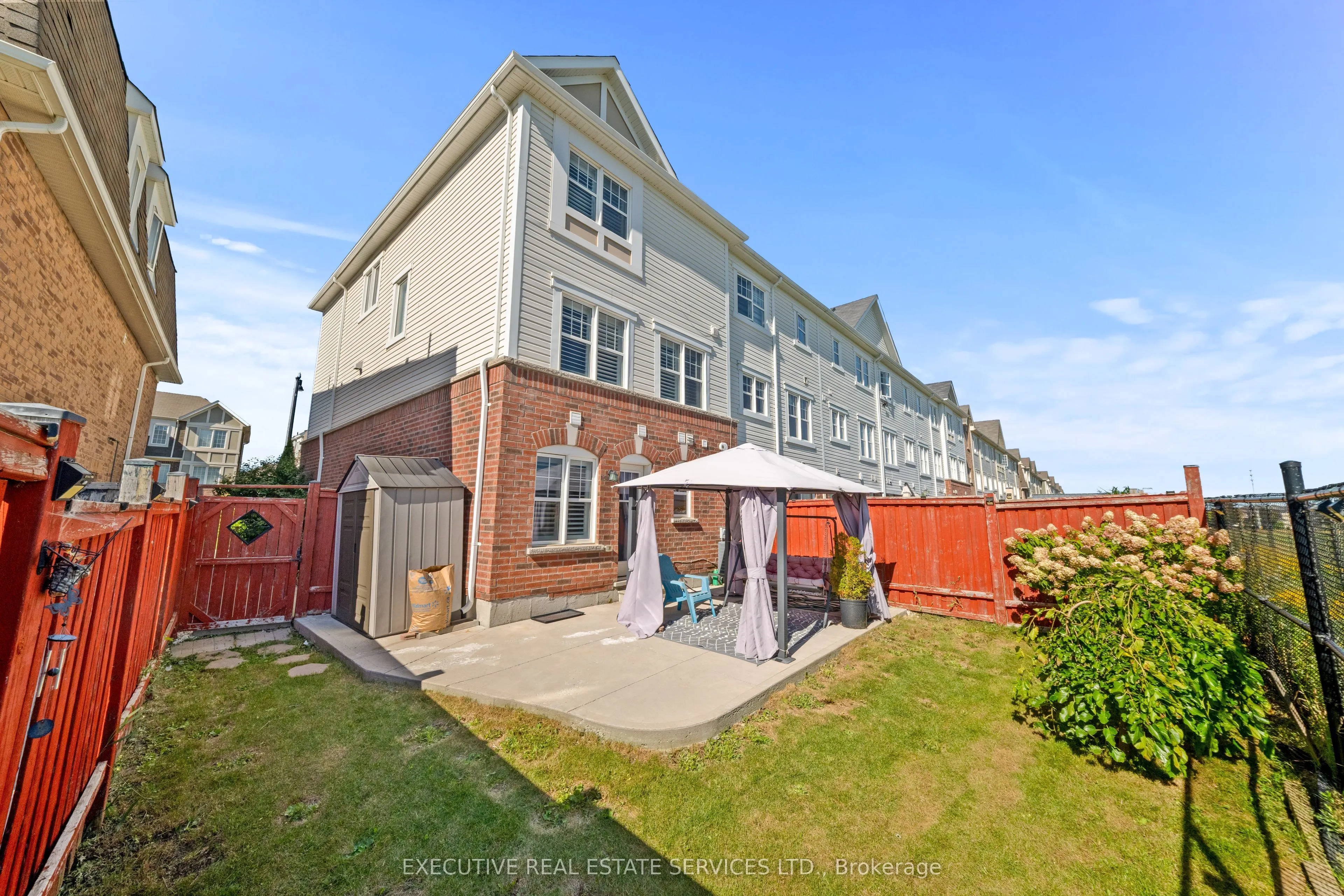 98 Bannister Crescent