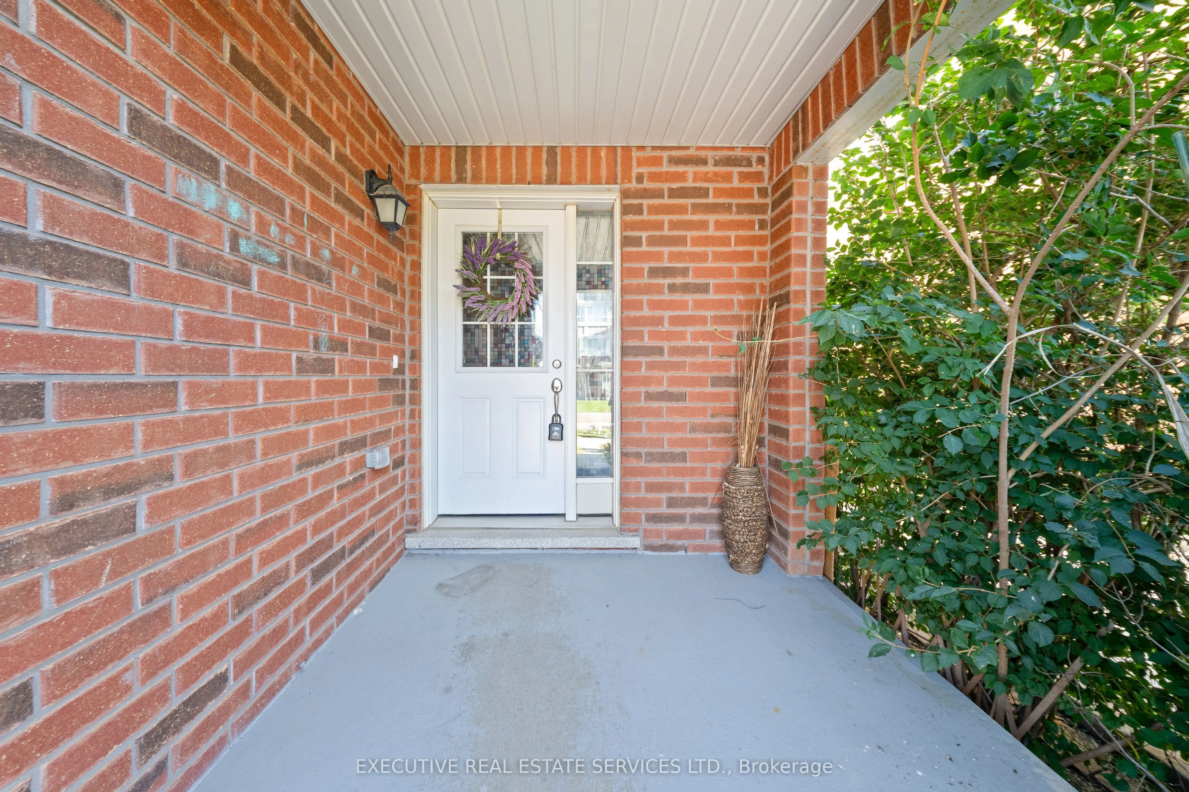 98 Bannister Crescent