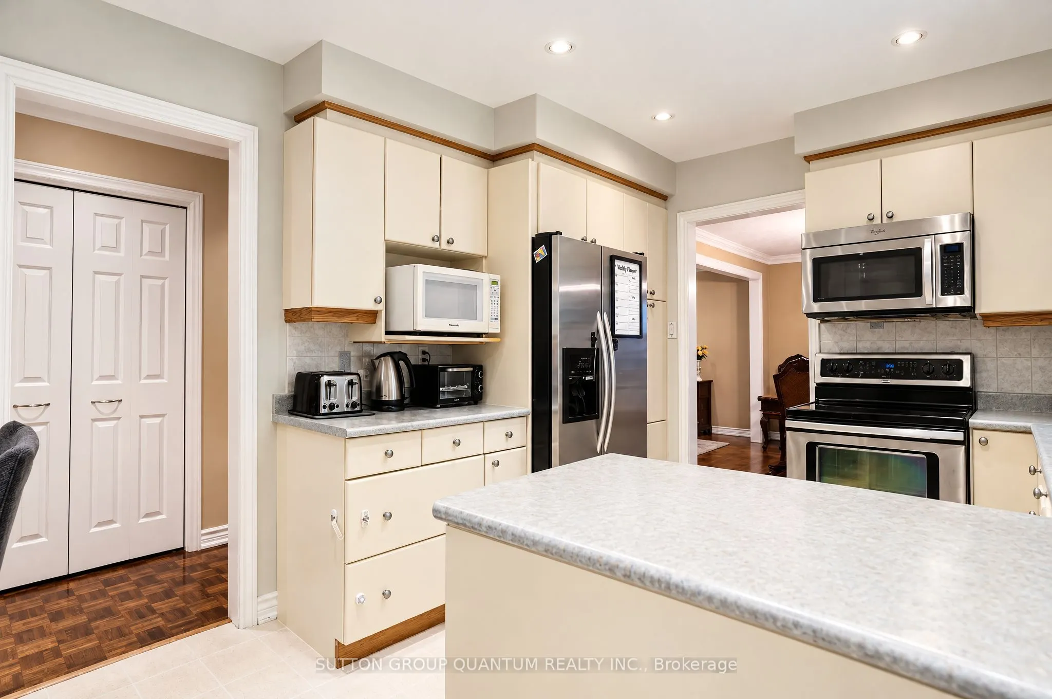 1005 Fredonia Drive