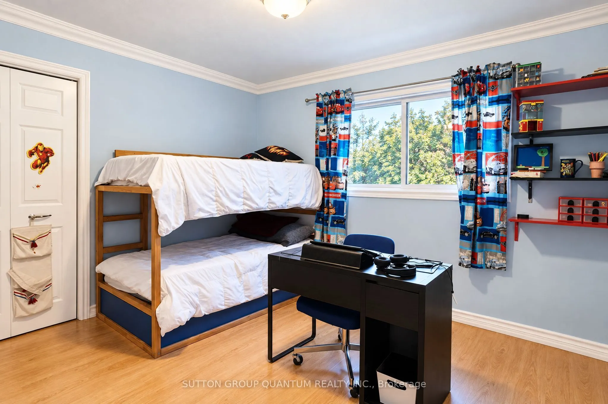 1005 Fredonia Drive