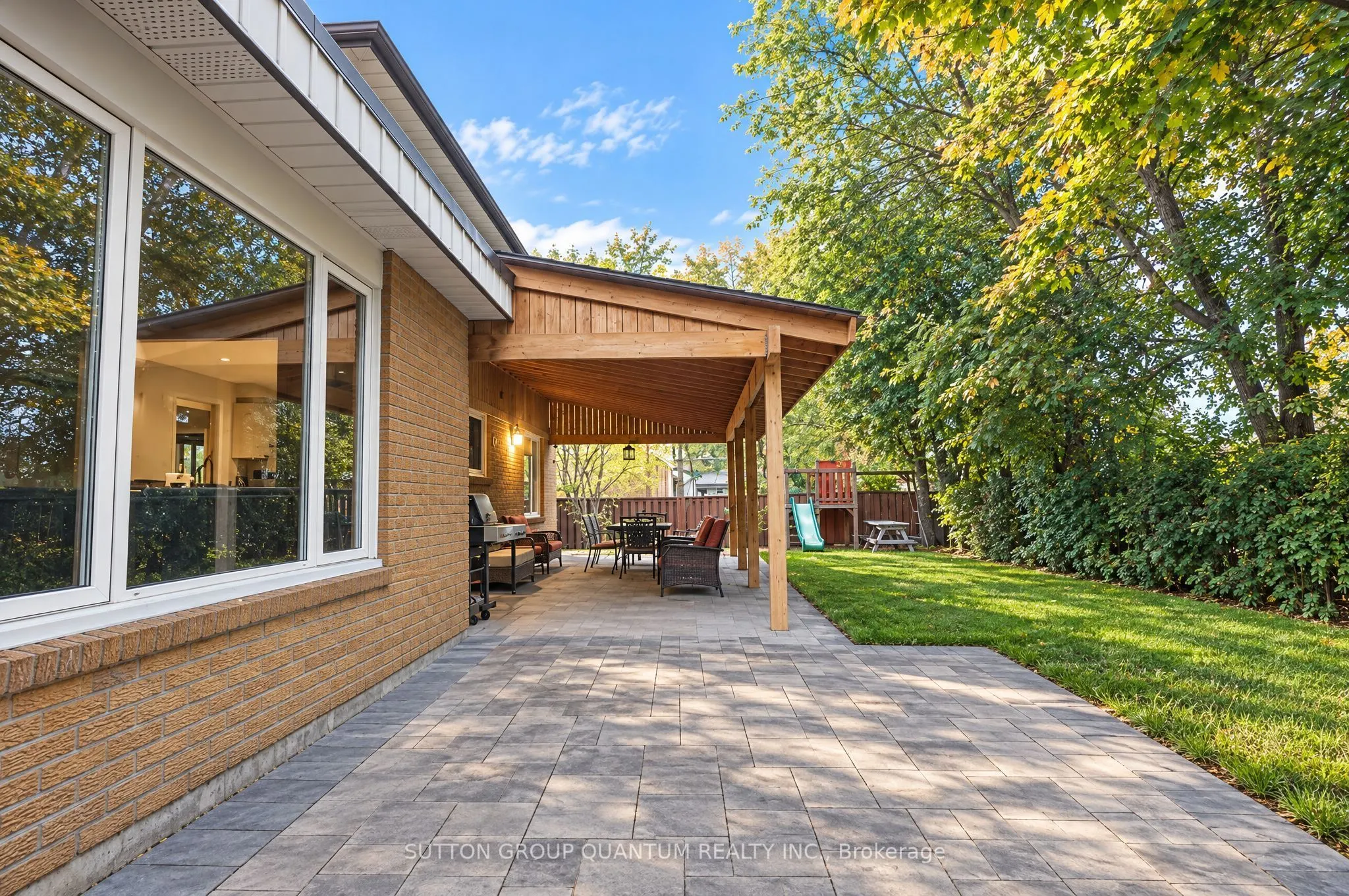 1005 Fredonia Drive