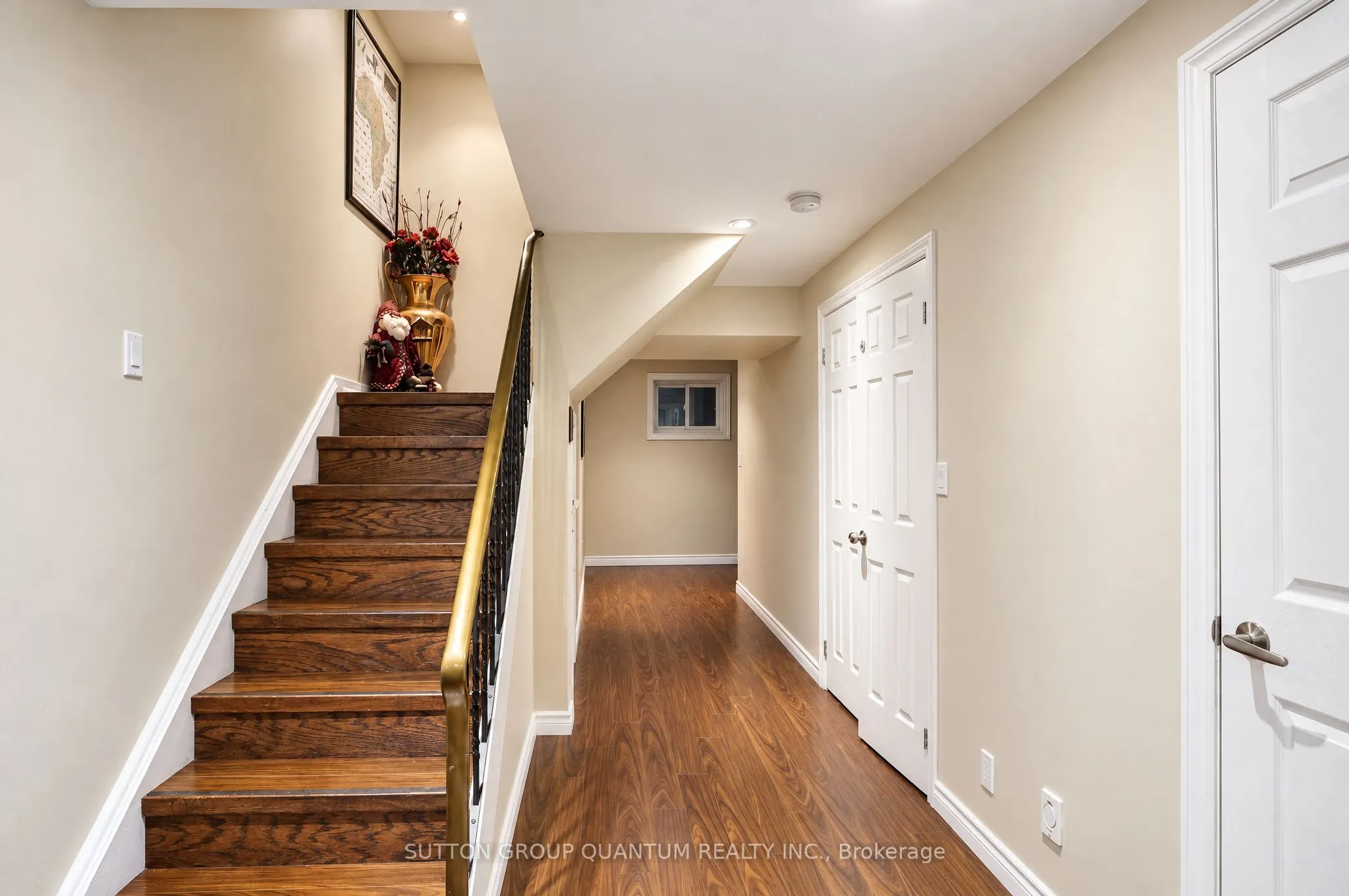 1005 Fredonia Drive