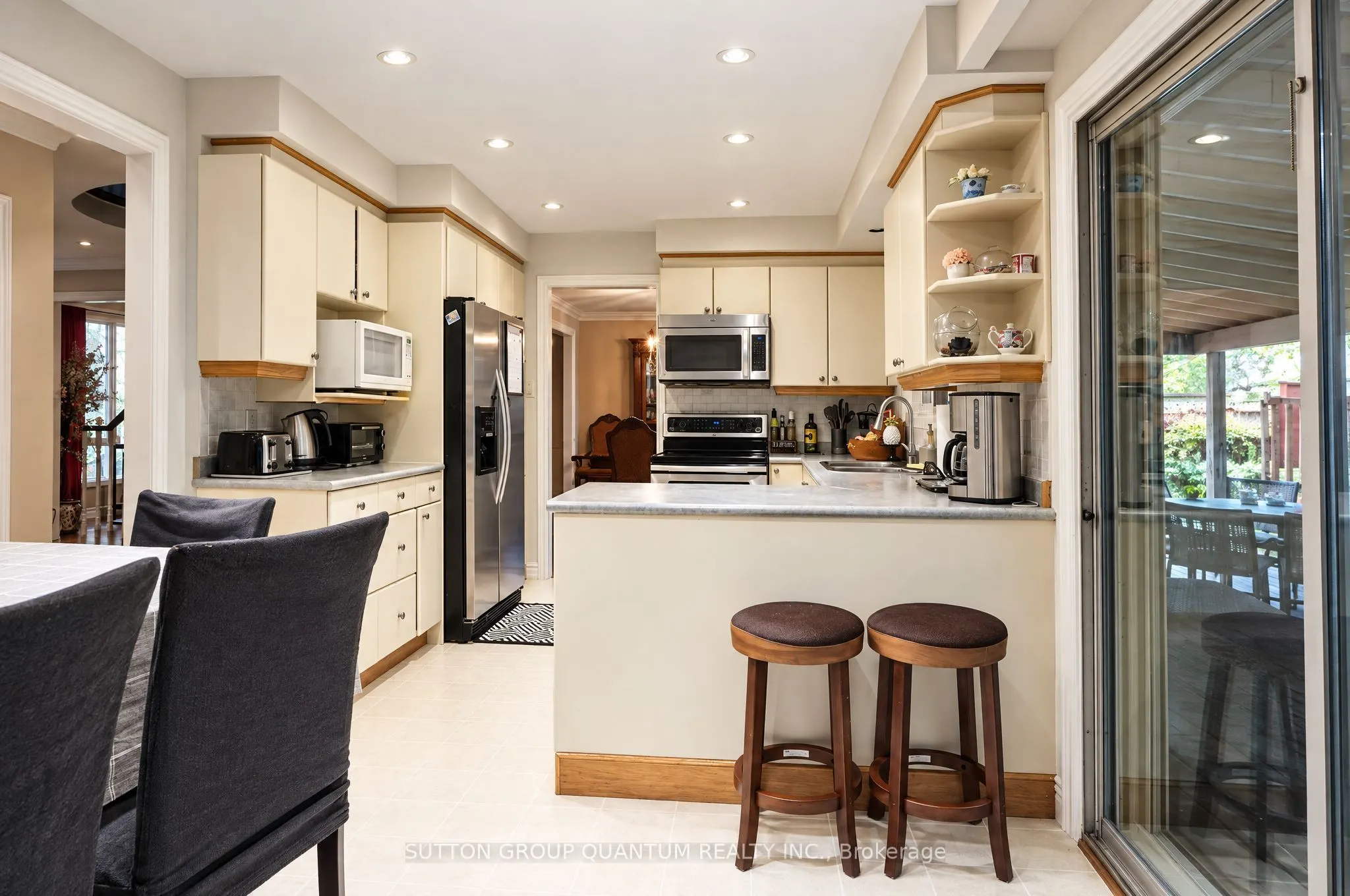 1005 Fredonia Drive
