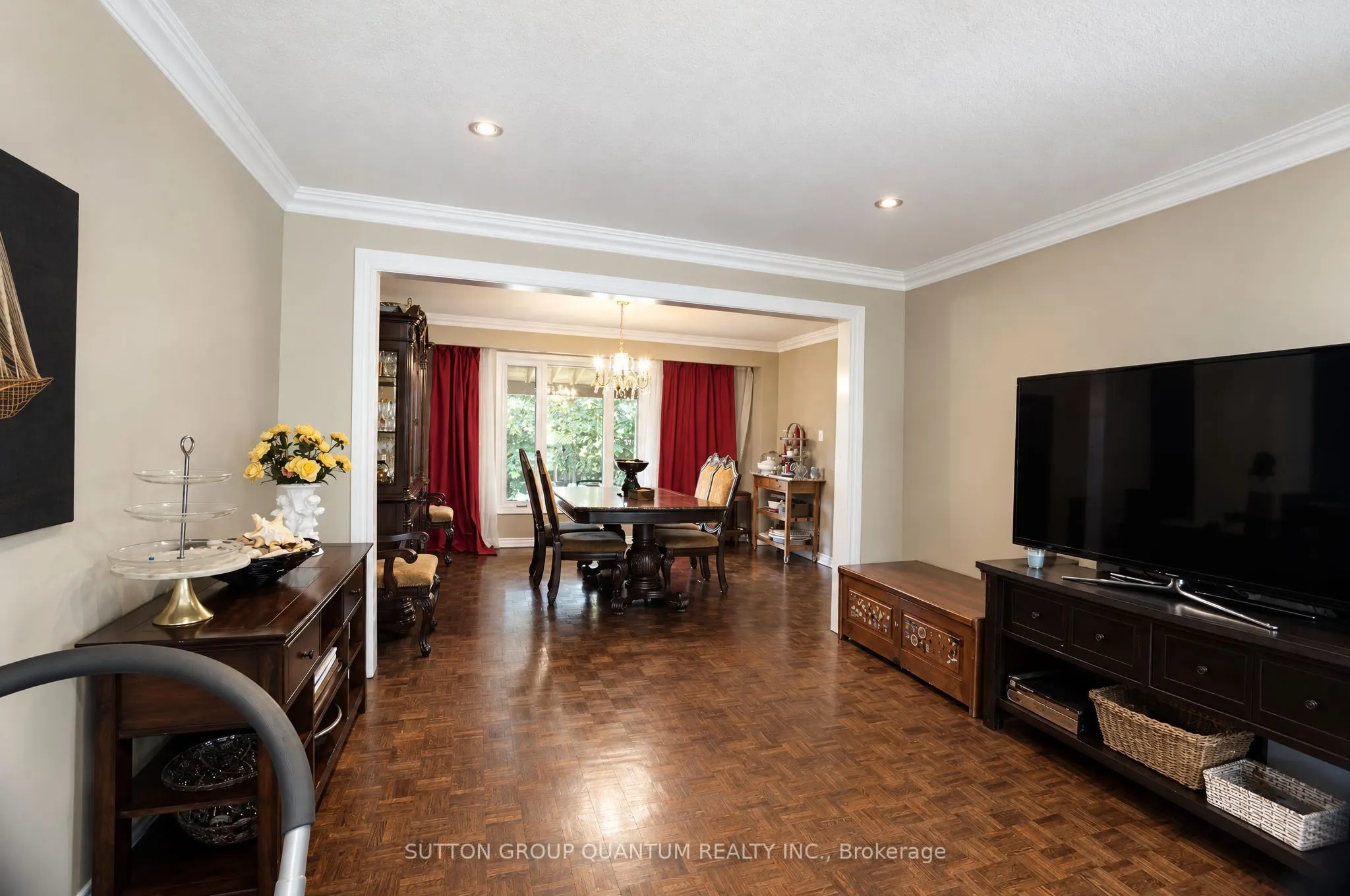 1005 Fredonia Drive