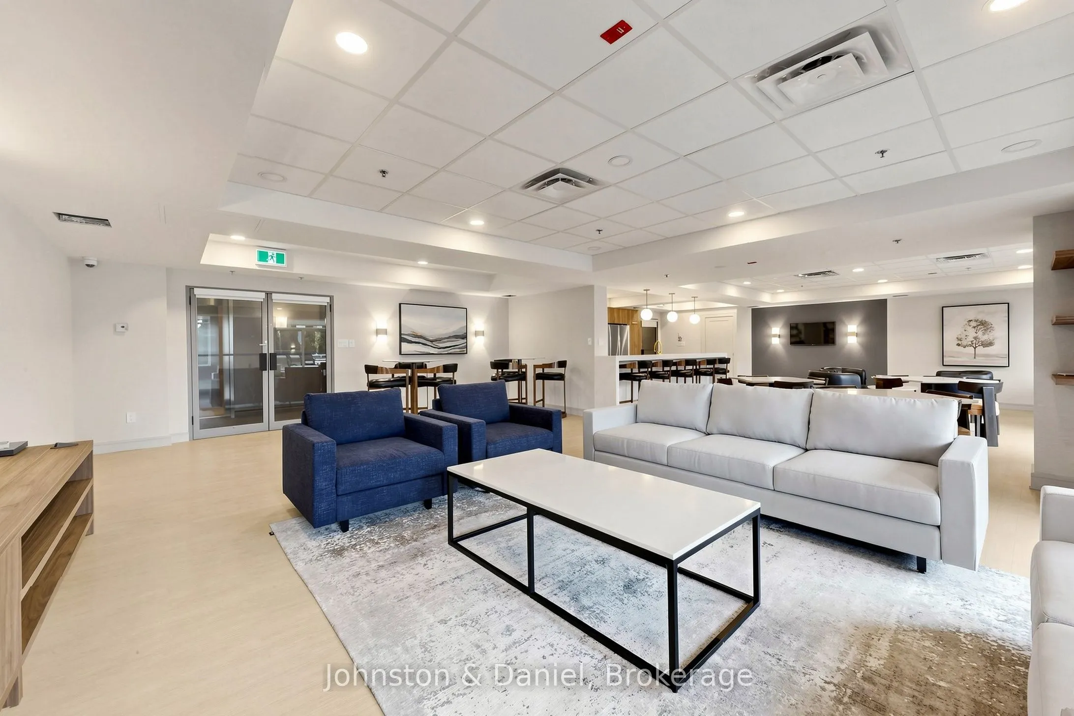 2495 Dundas Street W #417