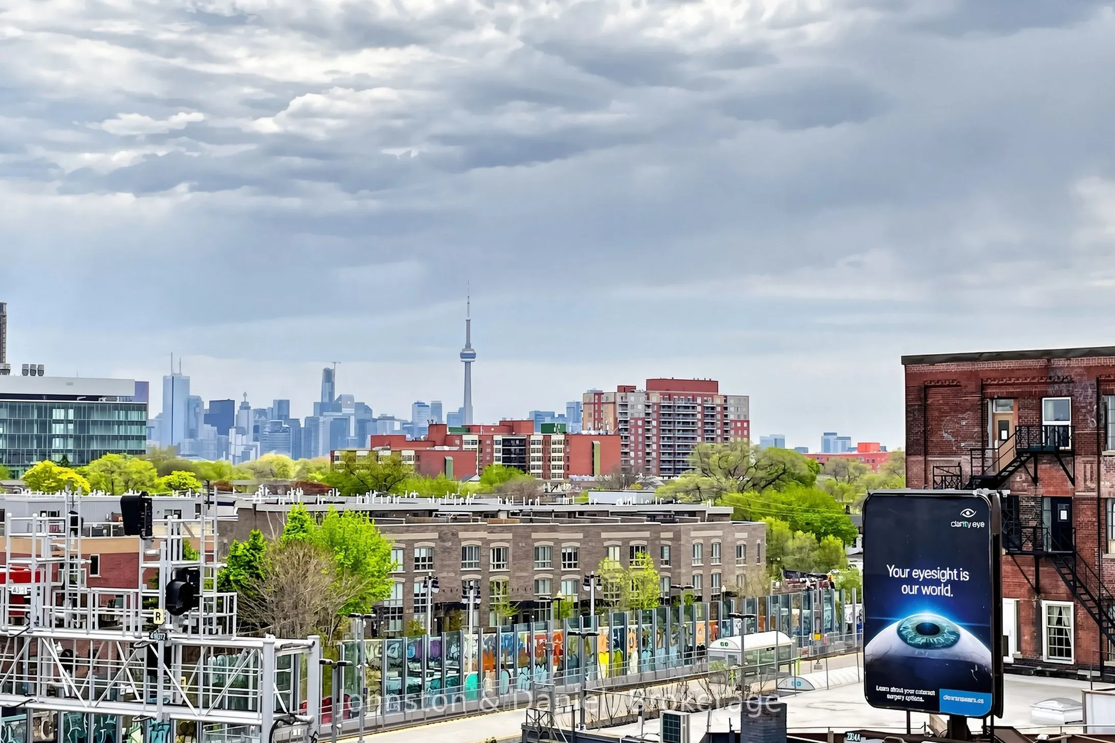 2495 Dundas Street W #417