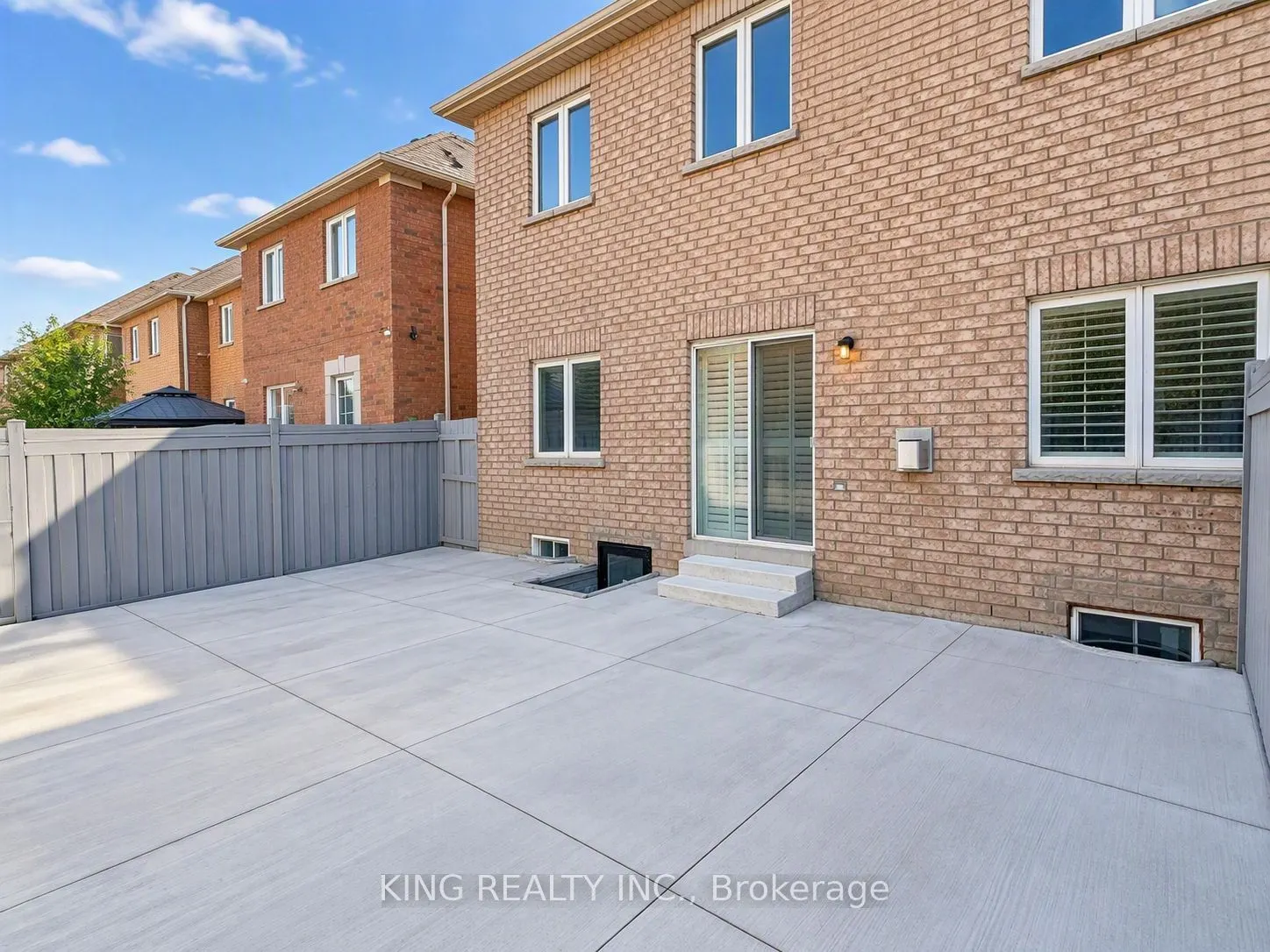 72 Baylawn Circle S