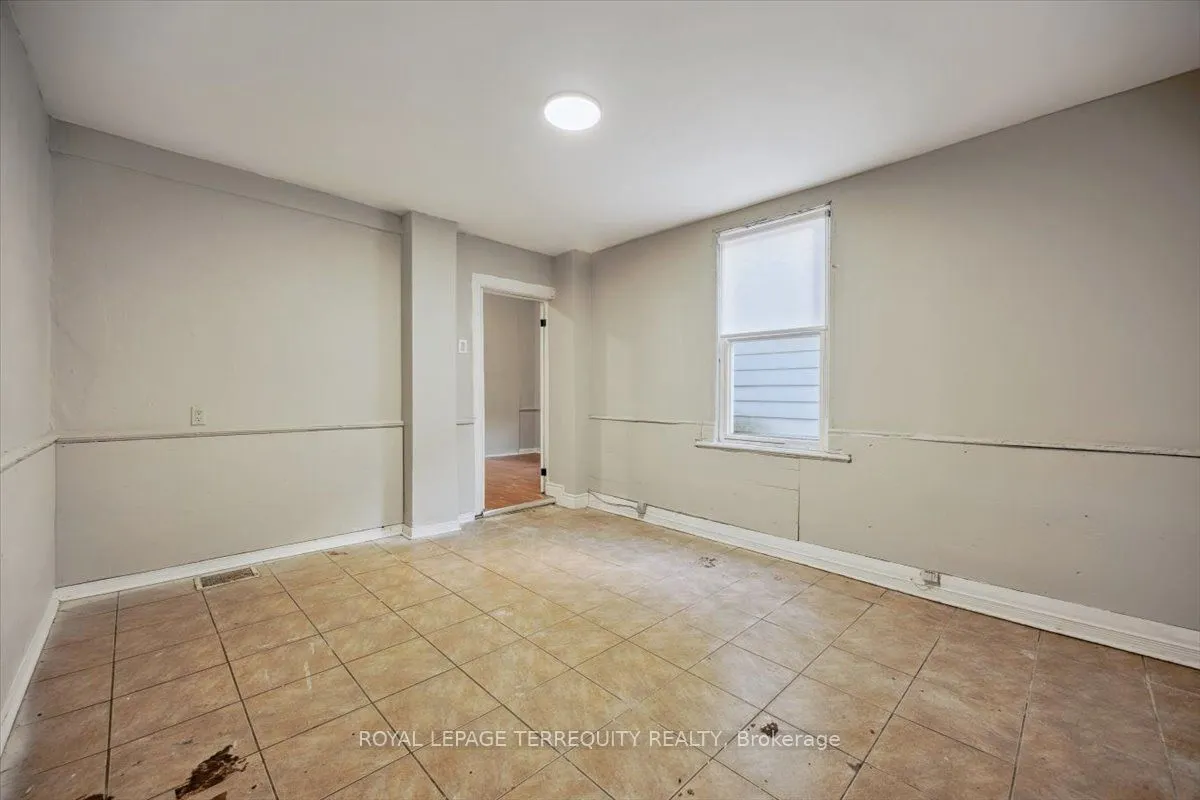 164 Main Street N #Flat #1