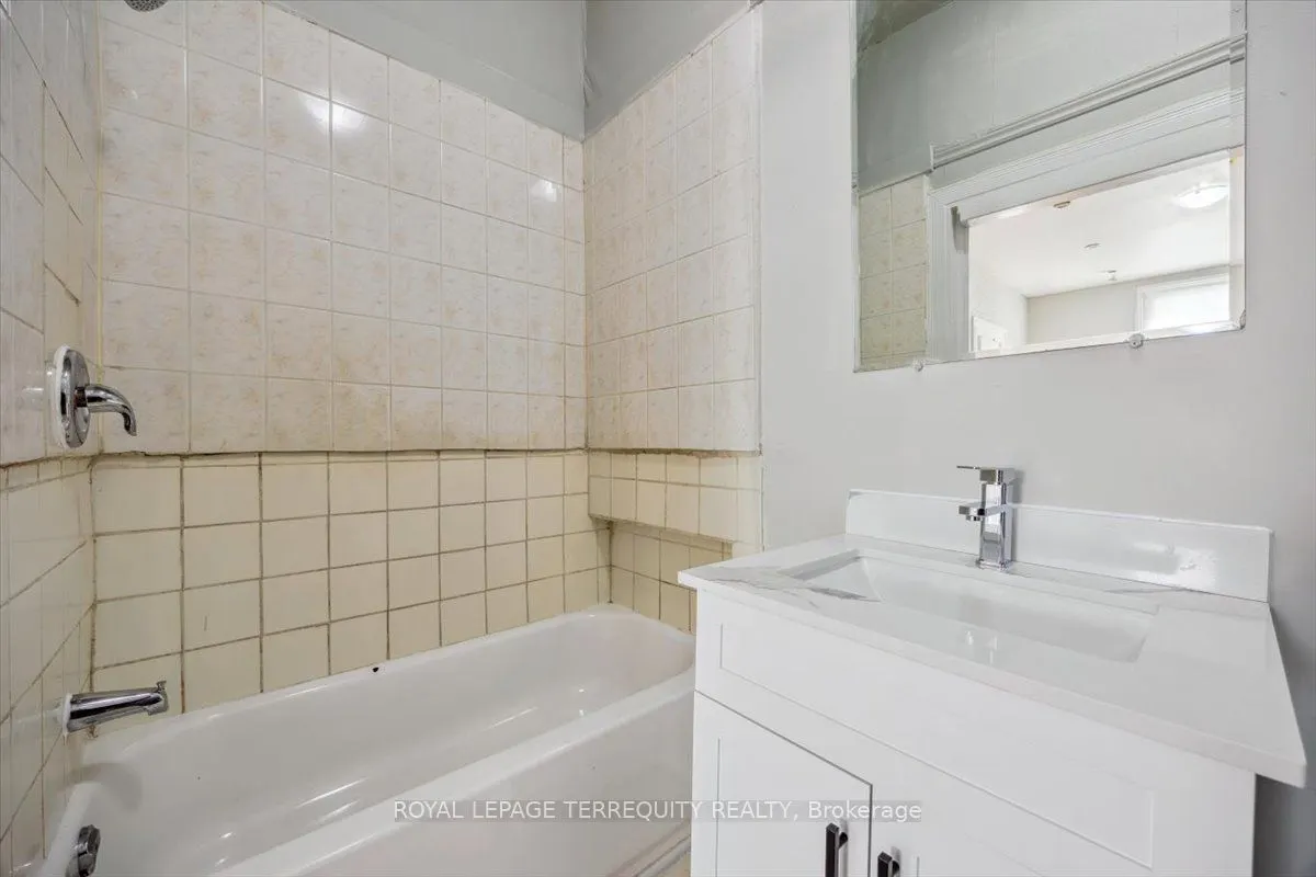 164 Main Street N #Flat #1