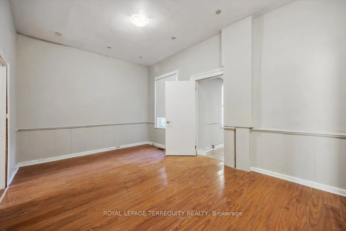 164 Main Street N #Flat #1
