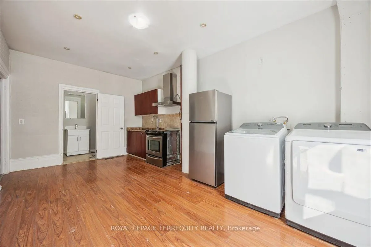 164 Main Street N #Flat #1